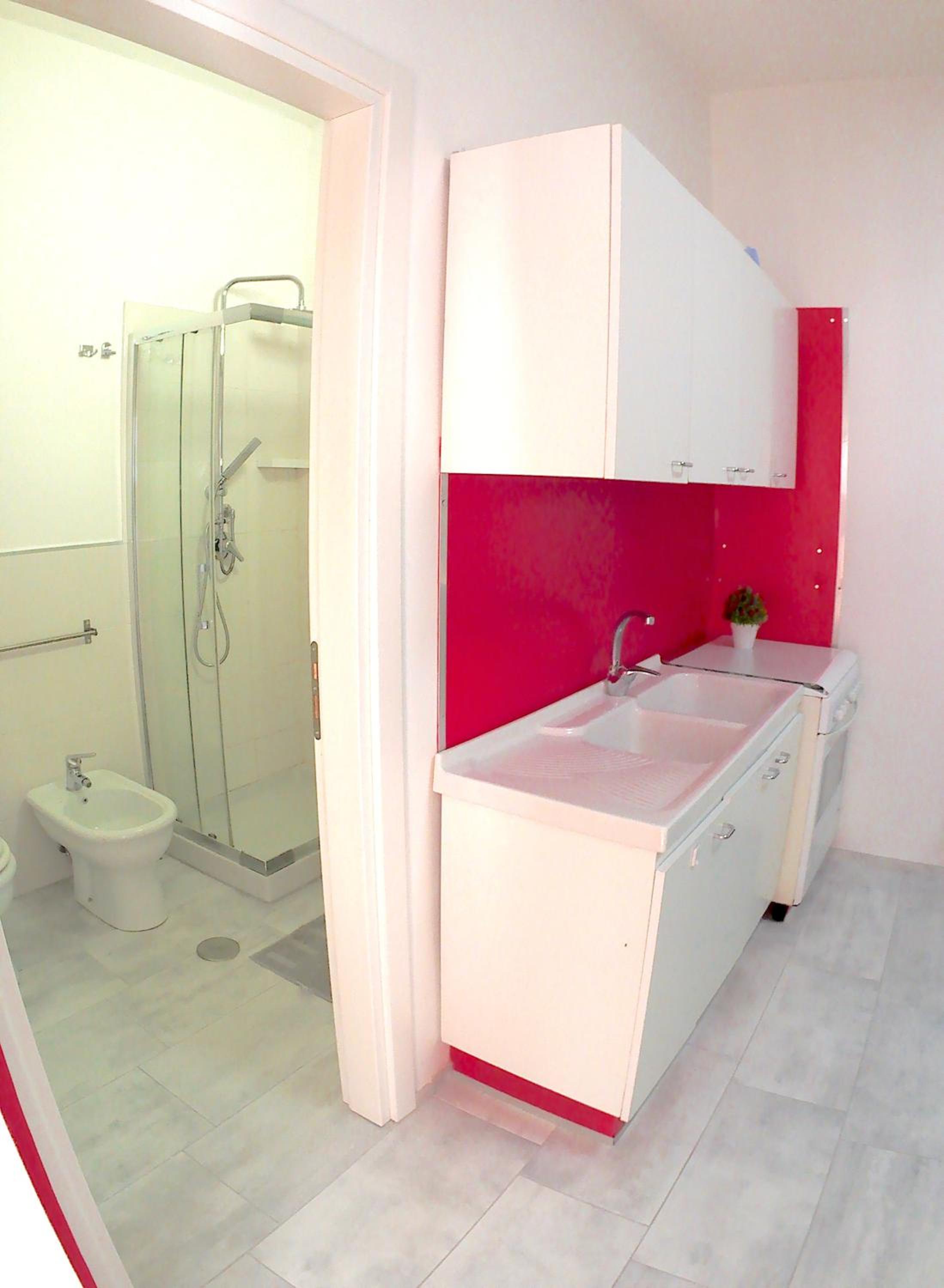 Double Room with Private Bathroom - Photo 78