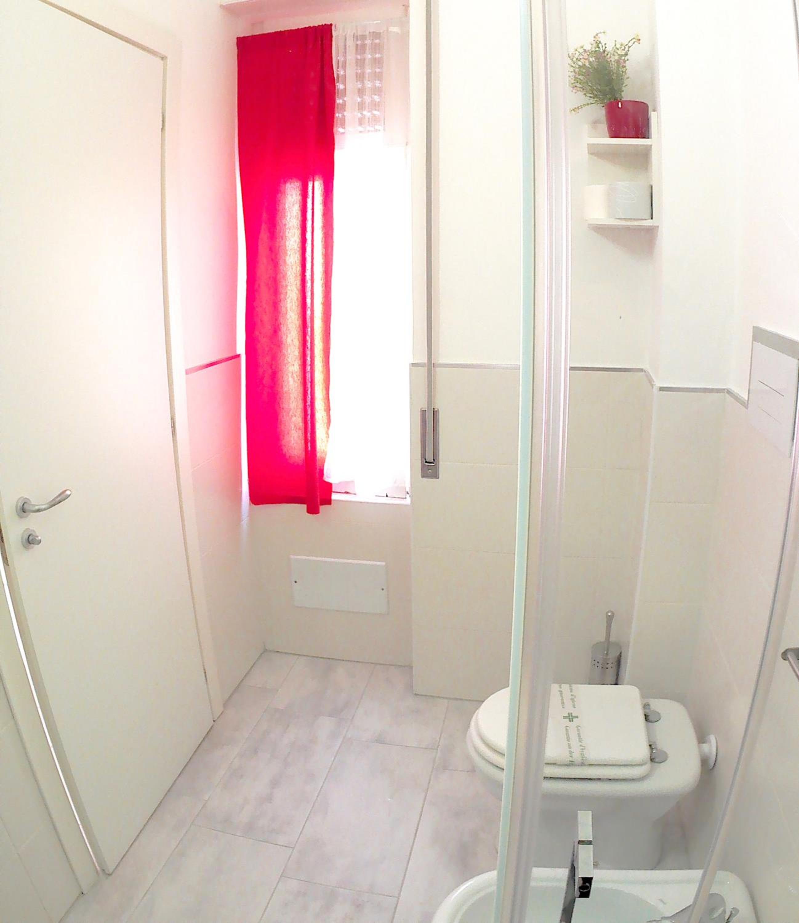 Double Room with Private Bathroom - Photo 80