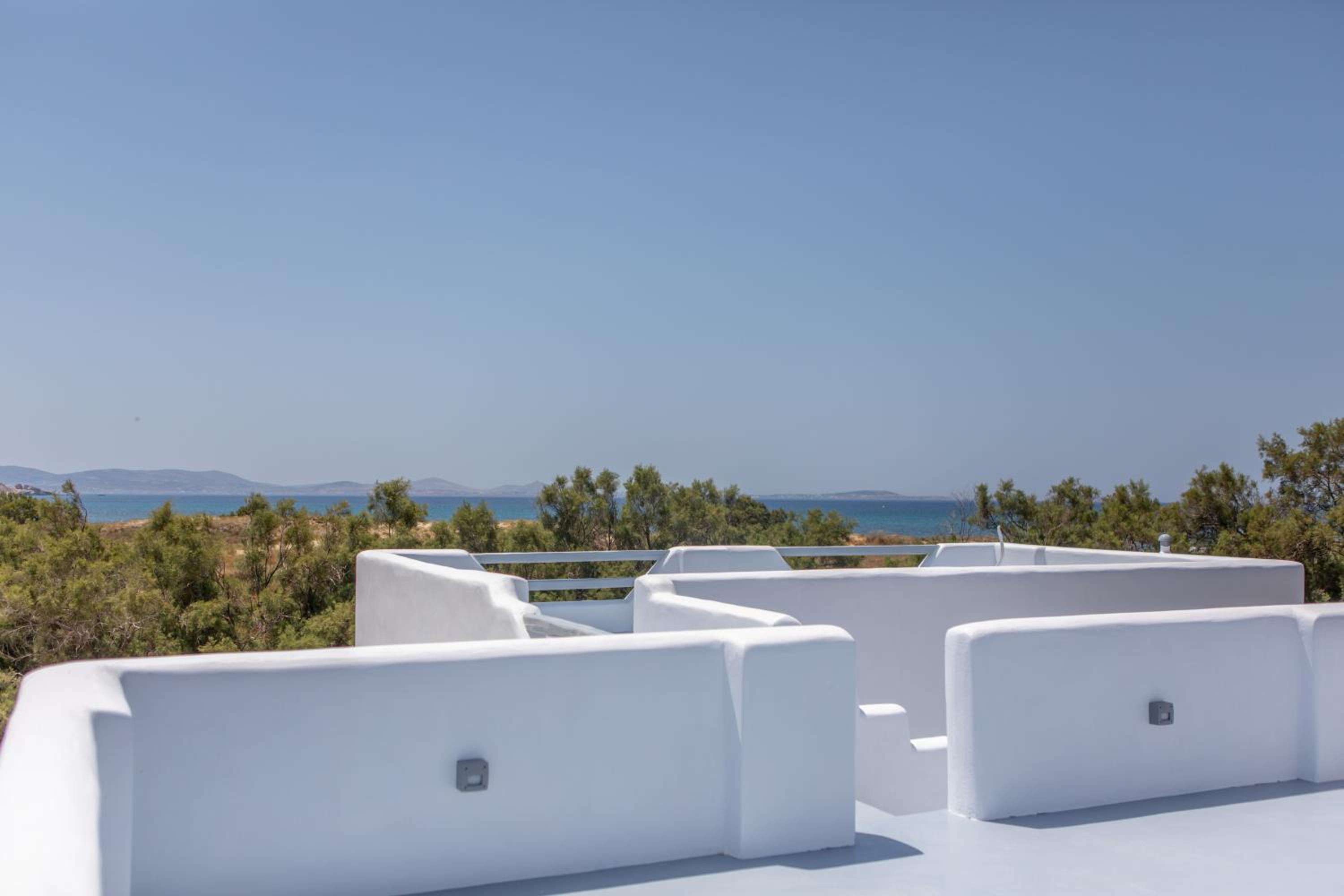 Deluxe Suite with Sea View photo 2