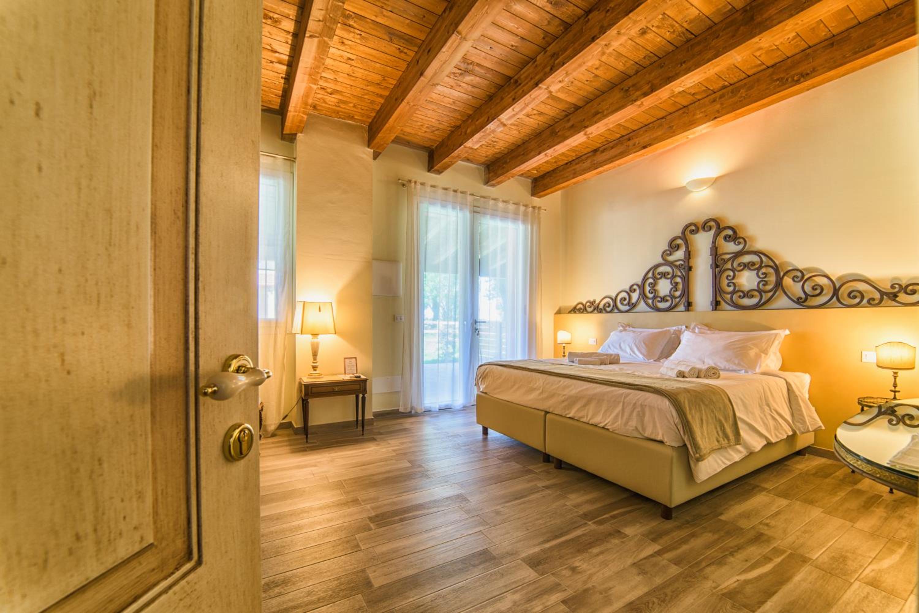 Double or Twin Room with Private Bathroom - Photo 1