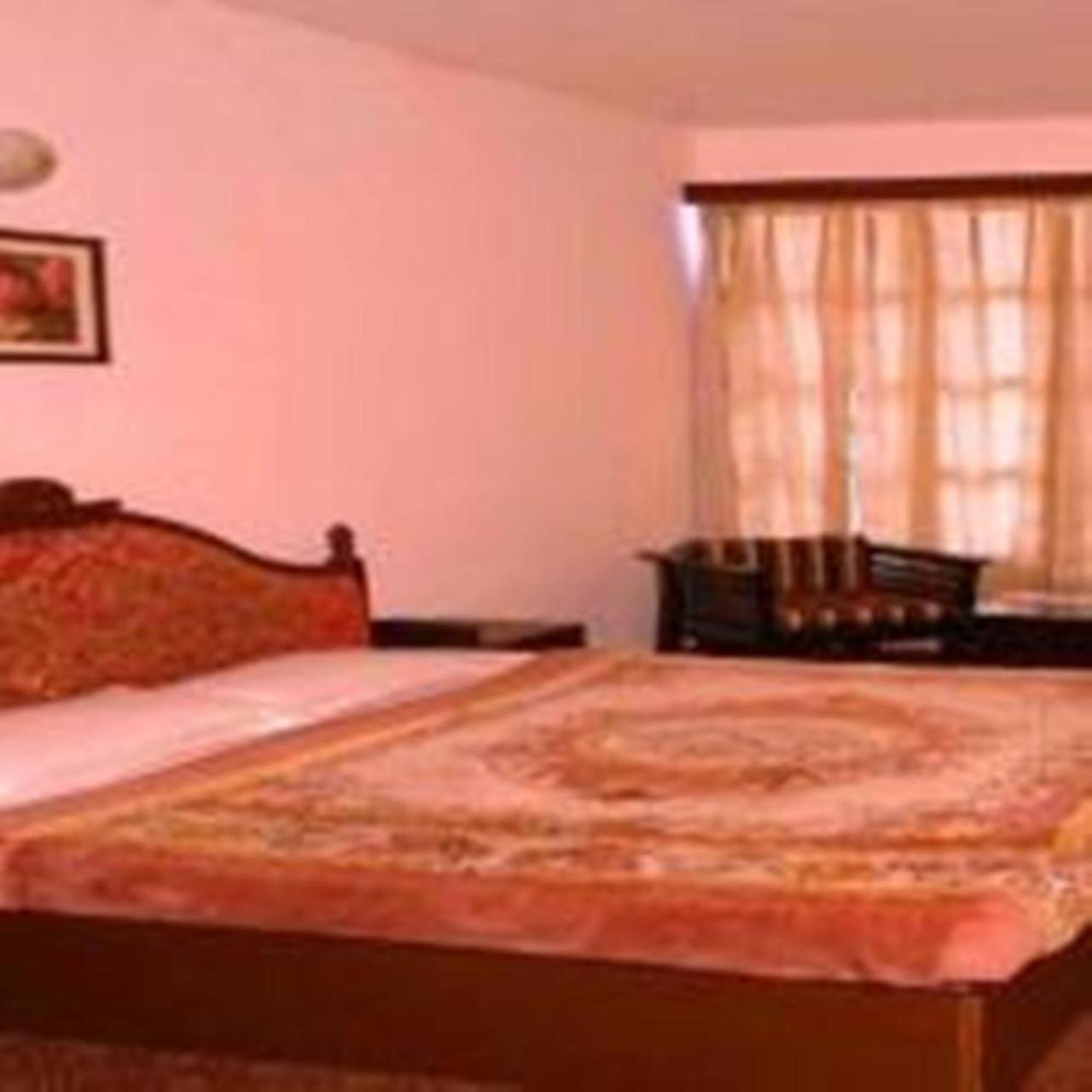 Standard Double Room - Photo 4