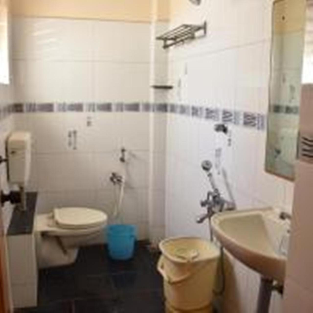 Standard Double Room - Photo 5