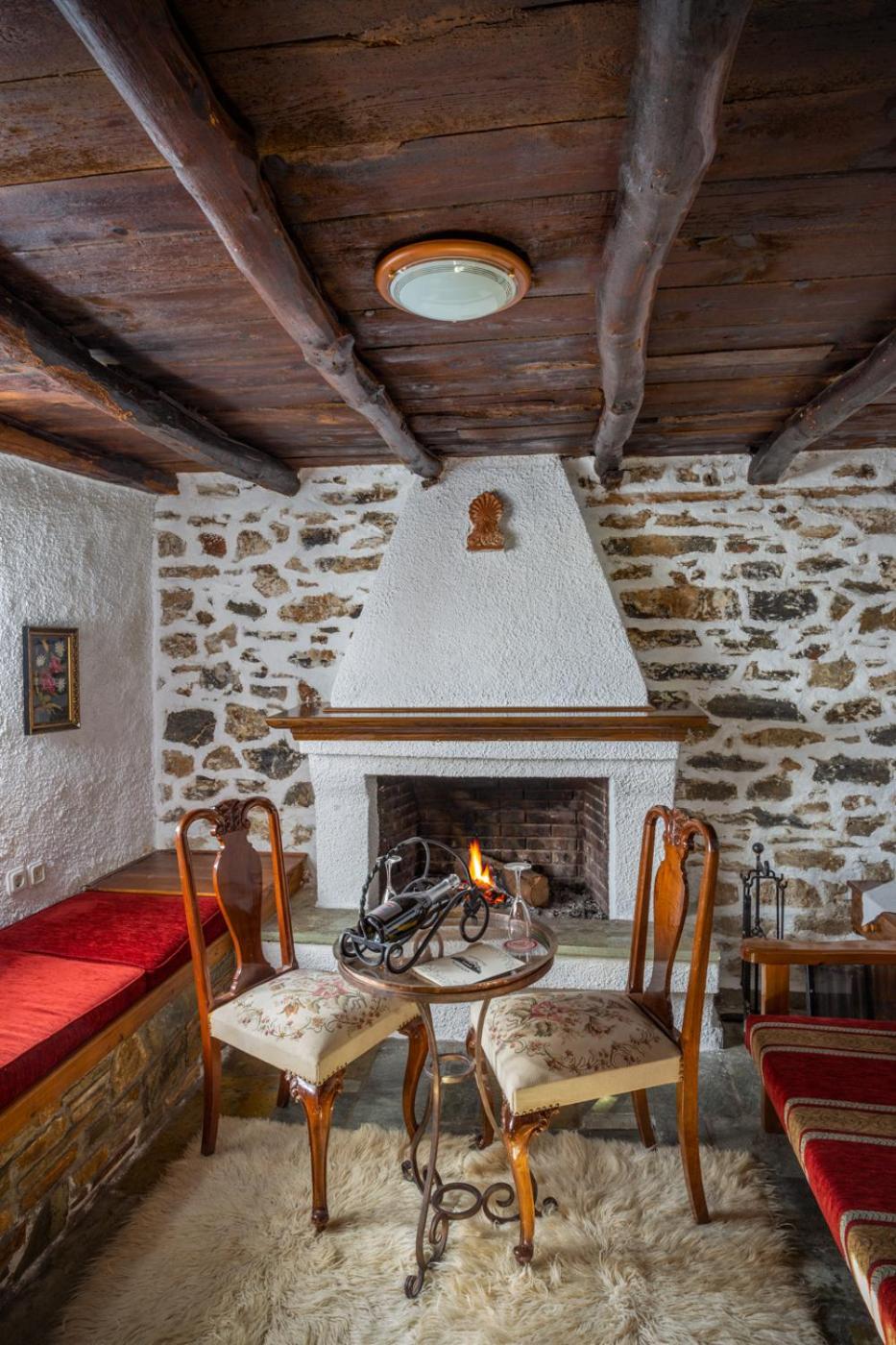 Suite with Fireplace and Hot Tub photo 1