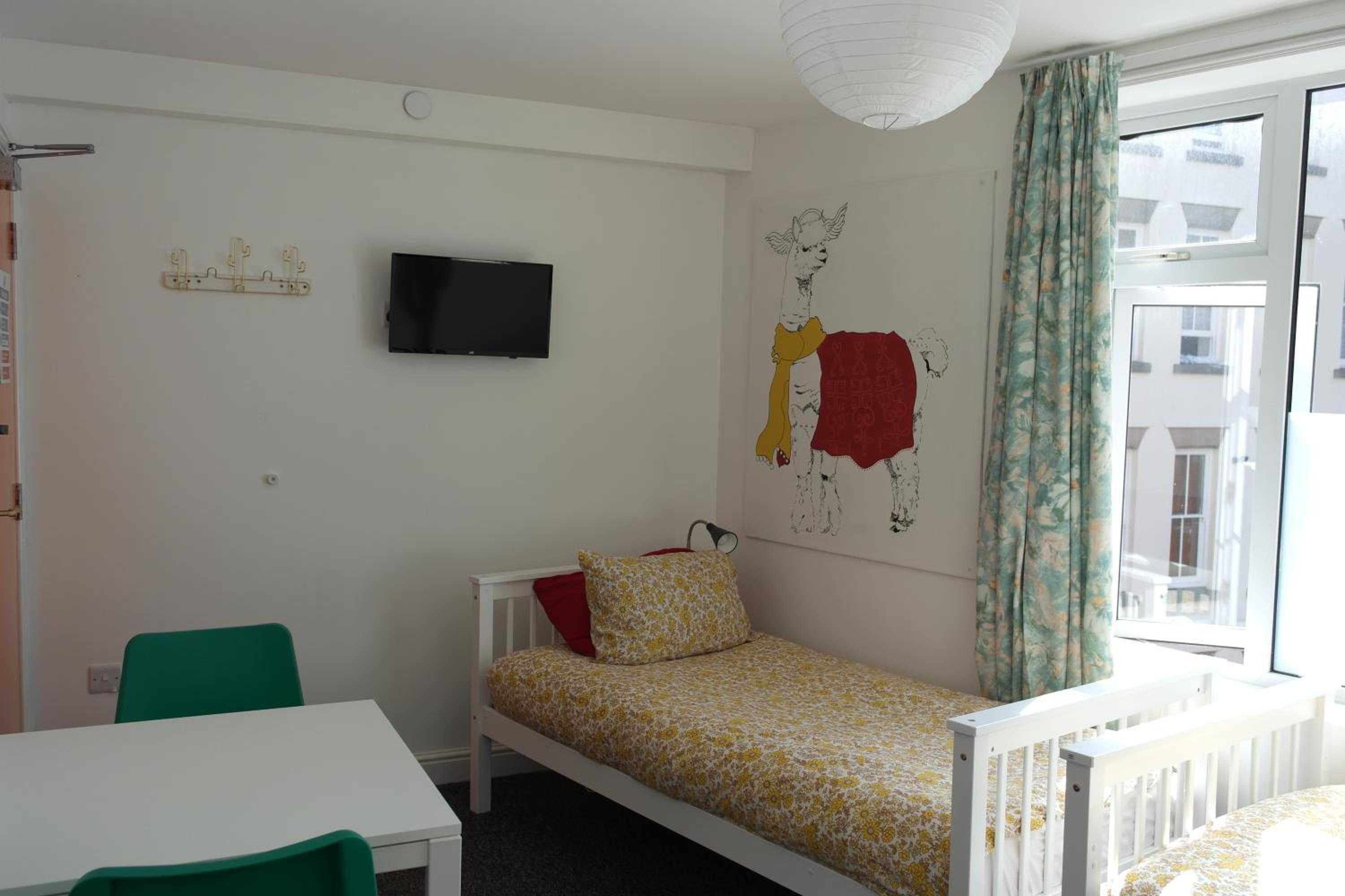 Deluxe Twin Room with Private External Bathroom photo 3