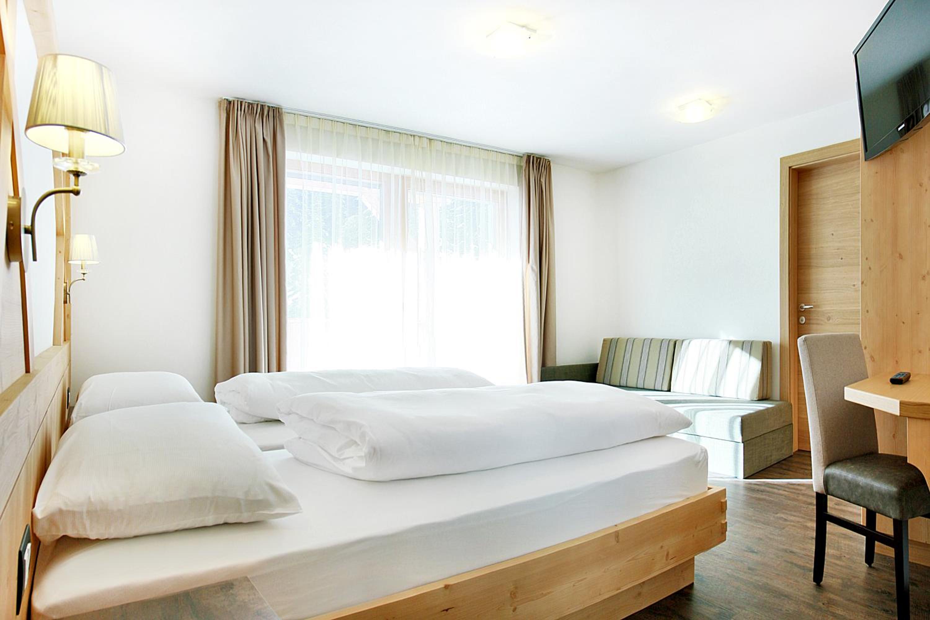 Double or Twin Room with Garden View photo 1