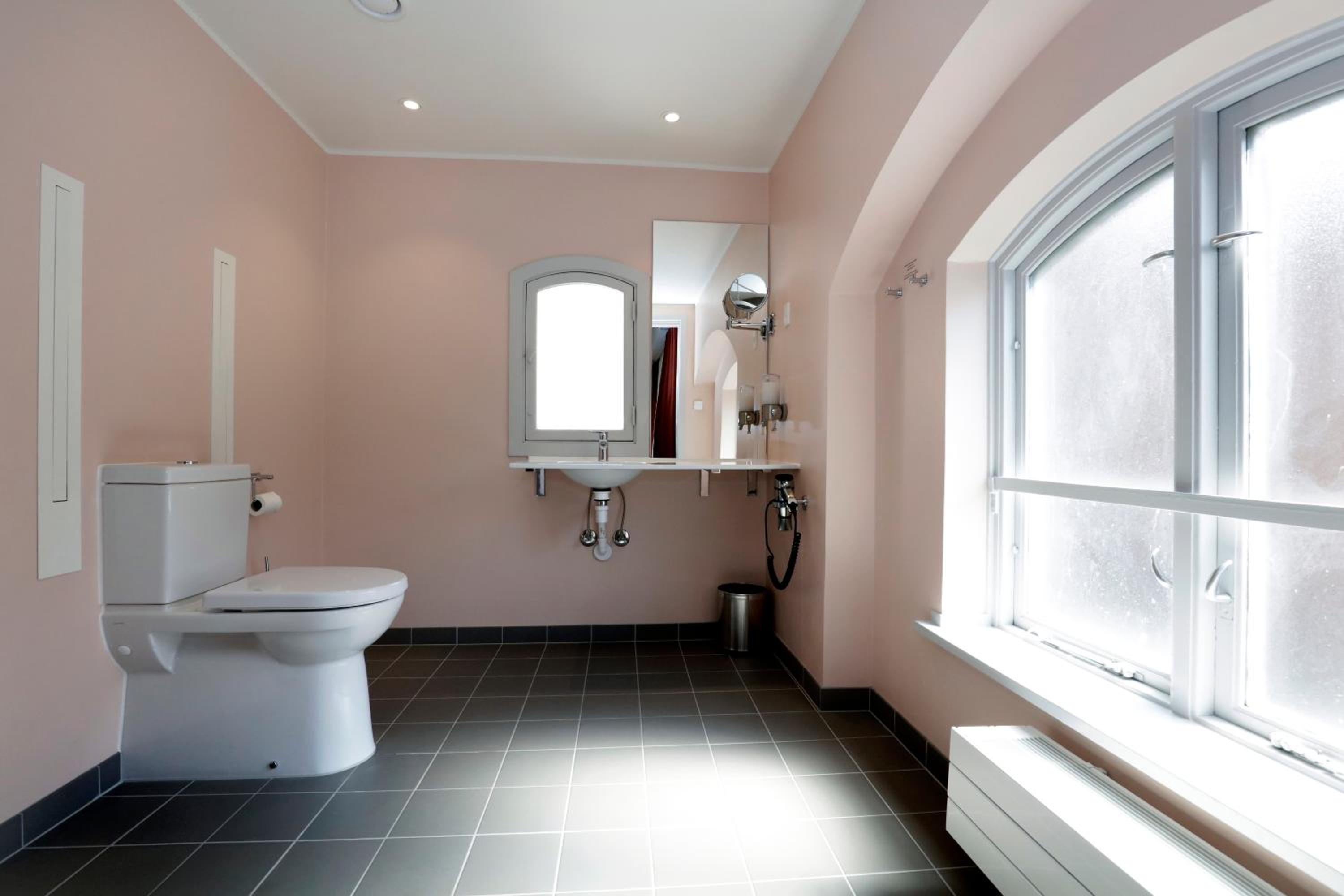 Superior Double or Twin Room thumbnail 5