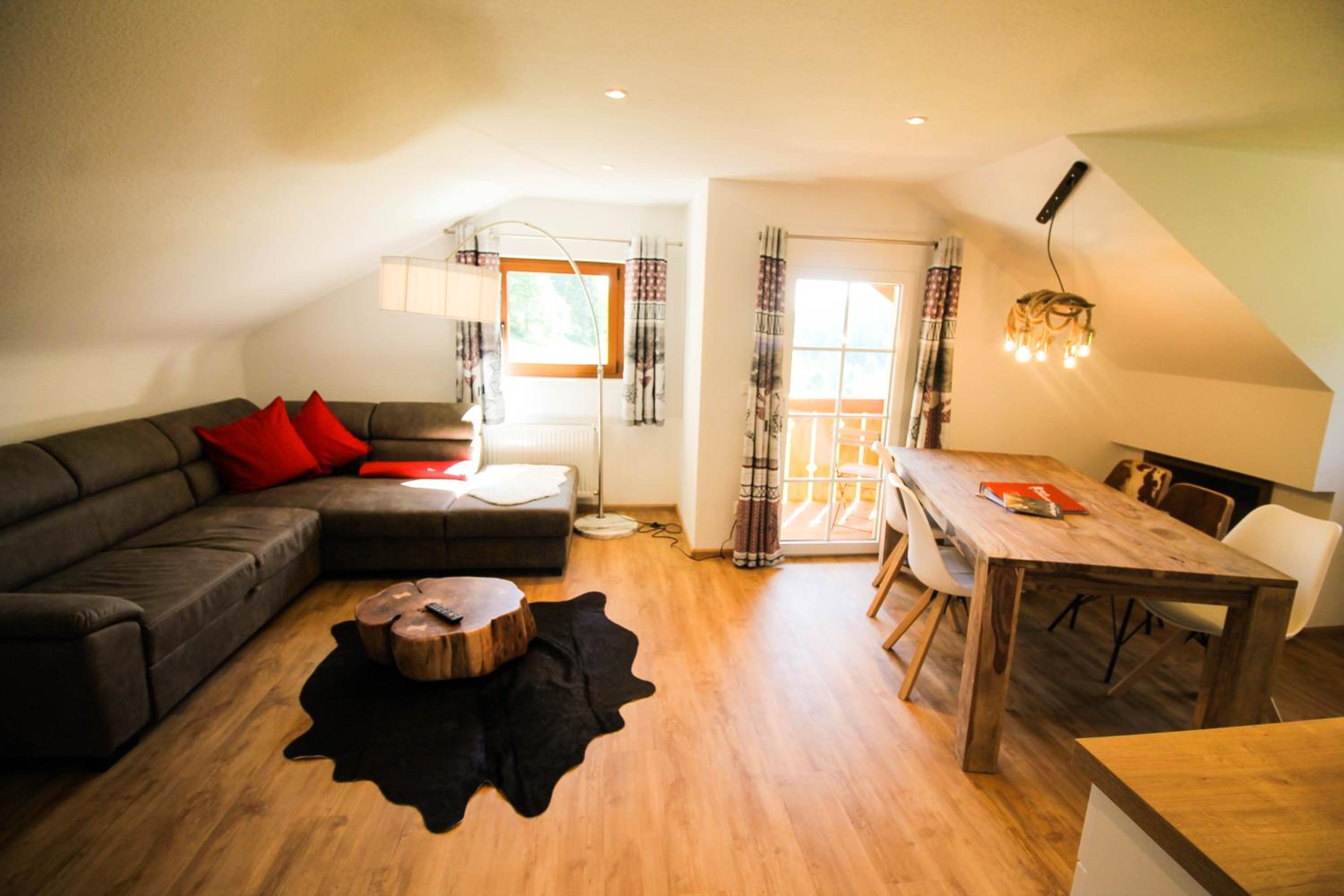 One-Bedroom Apartment with Balcony photo 1
