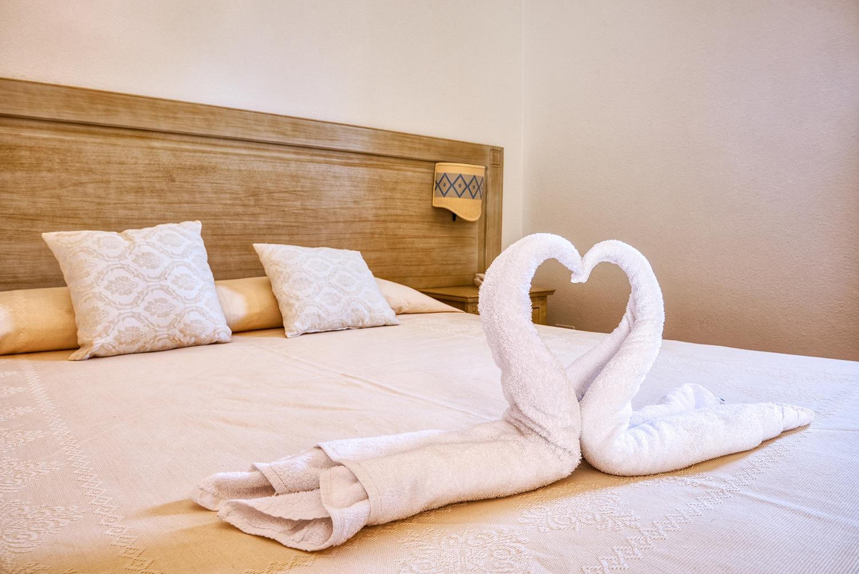 Standard Double Room - Photo 11