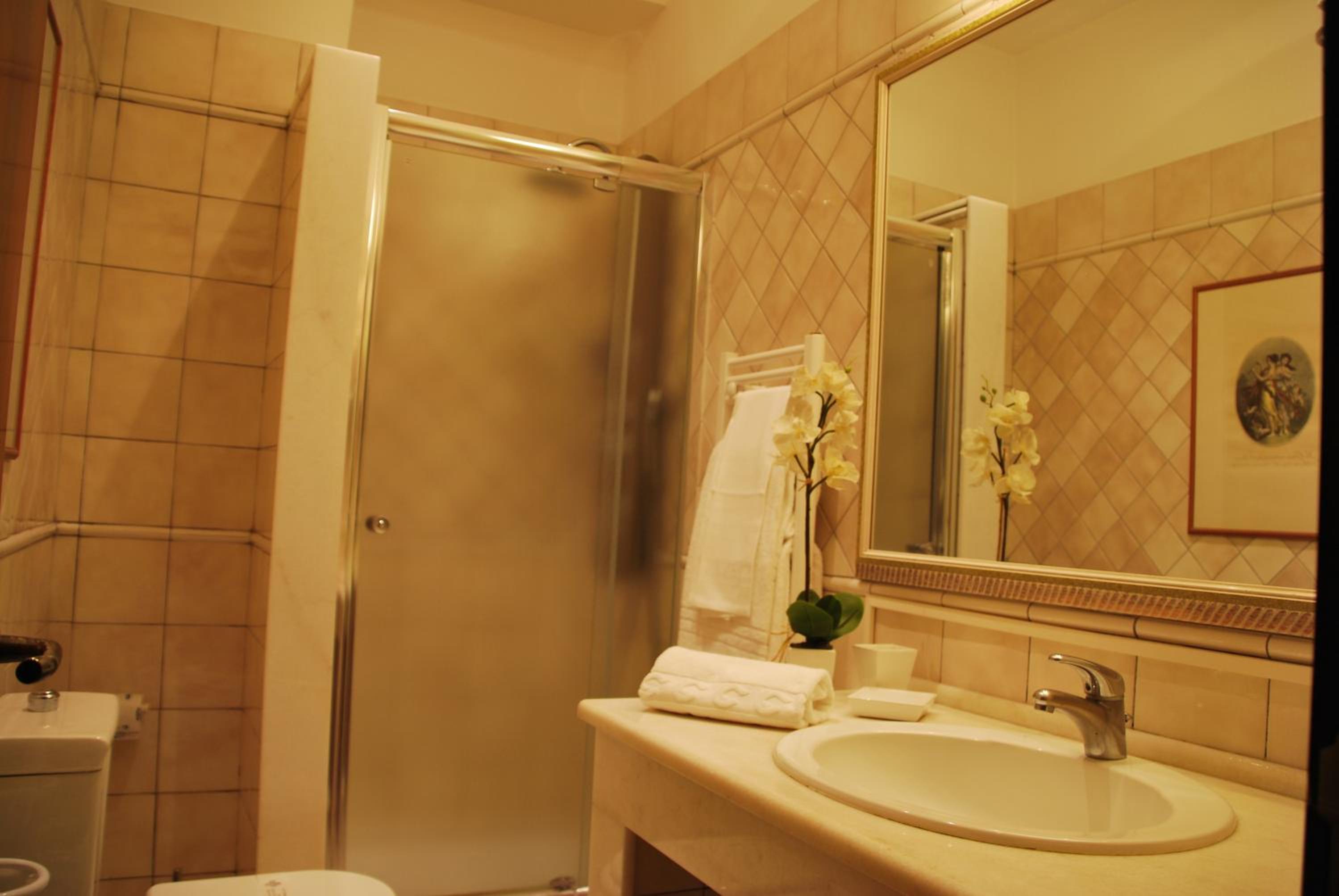 Triple Room - Photo 6