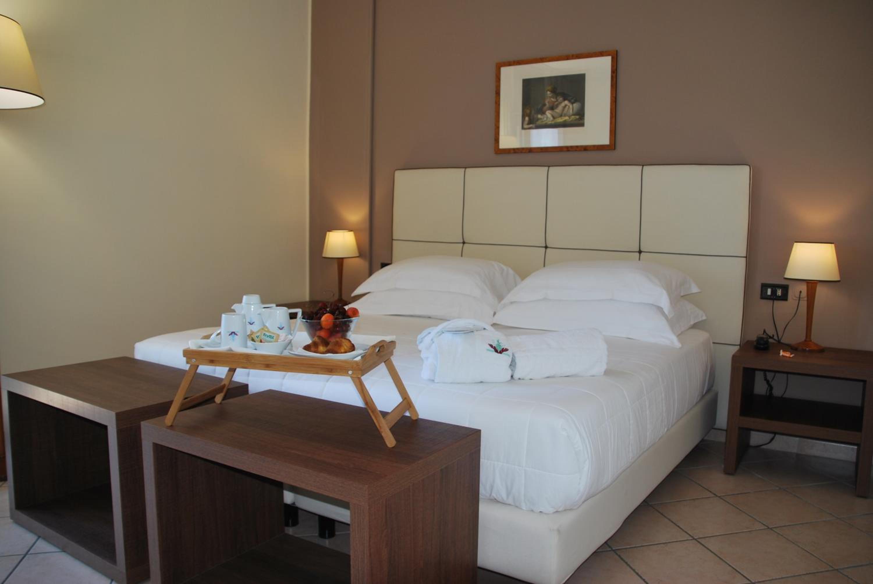 Double or Twin Room - Photo 2