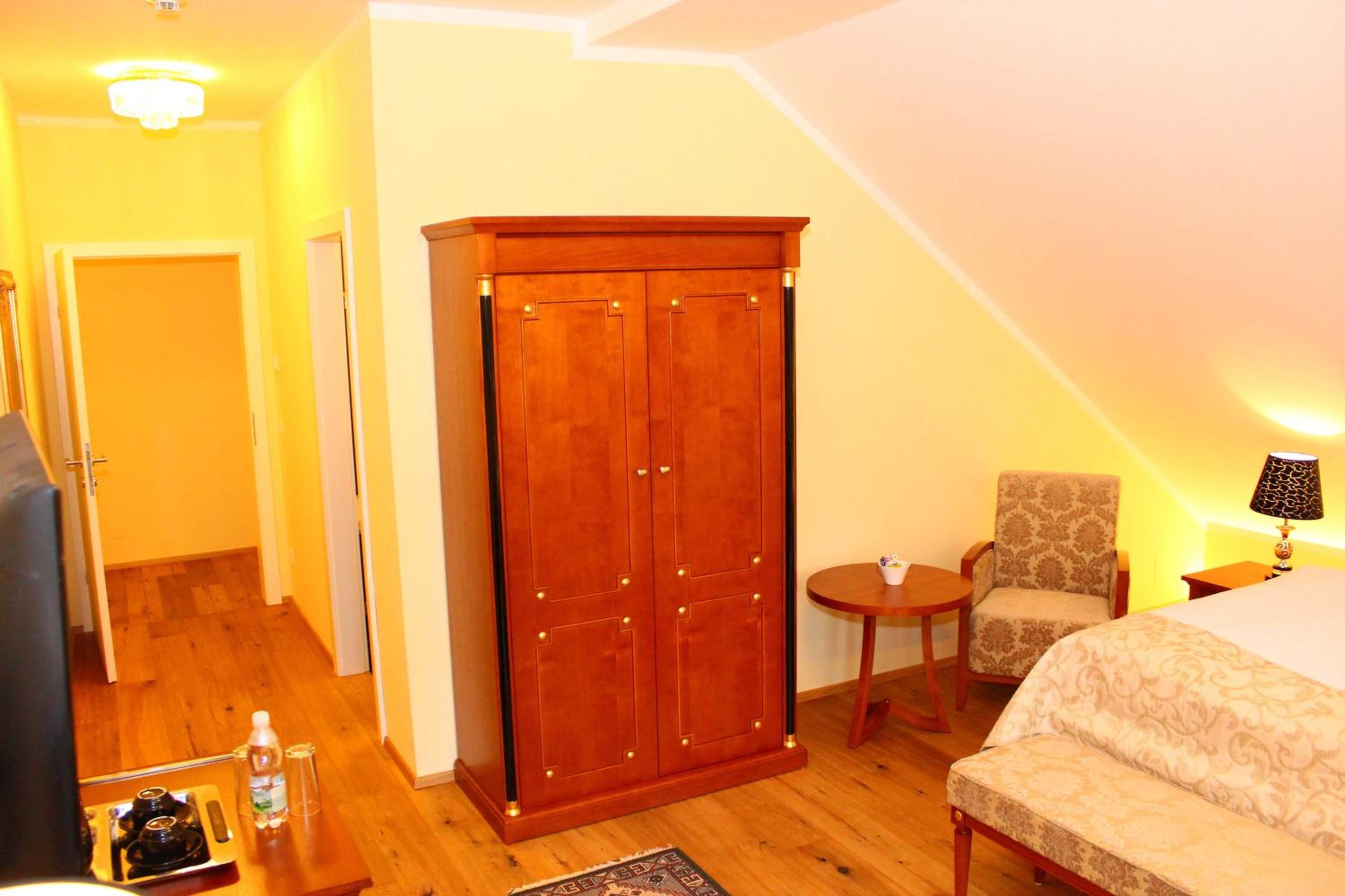 Double Room - Photo 2