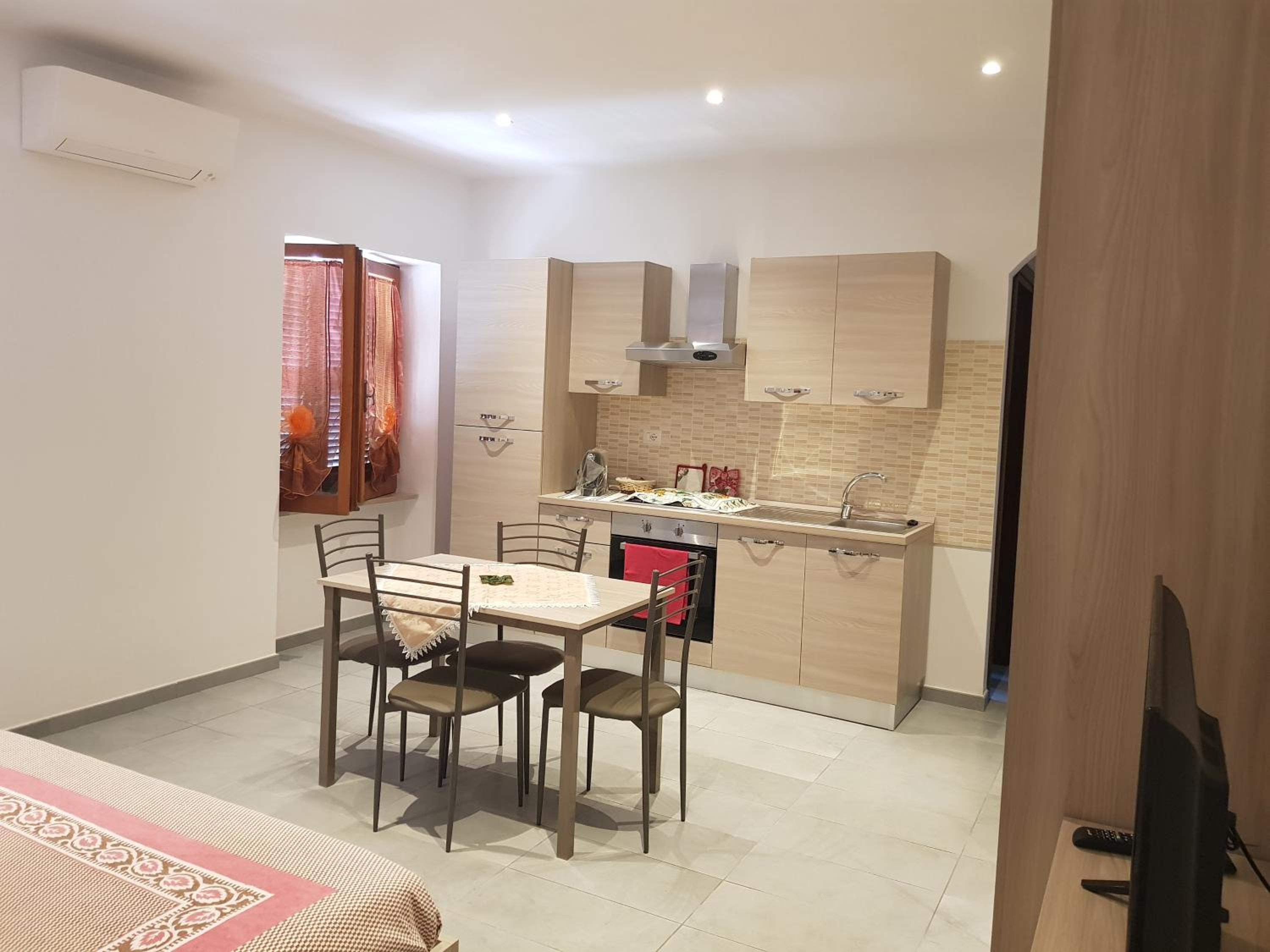 One-Bedroom Apartment - Photo 7