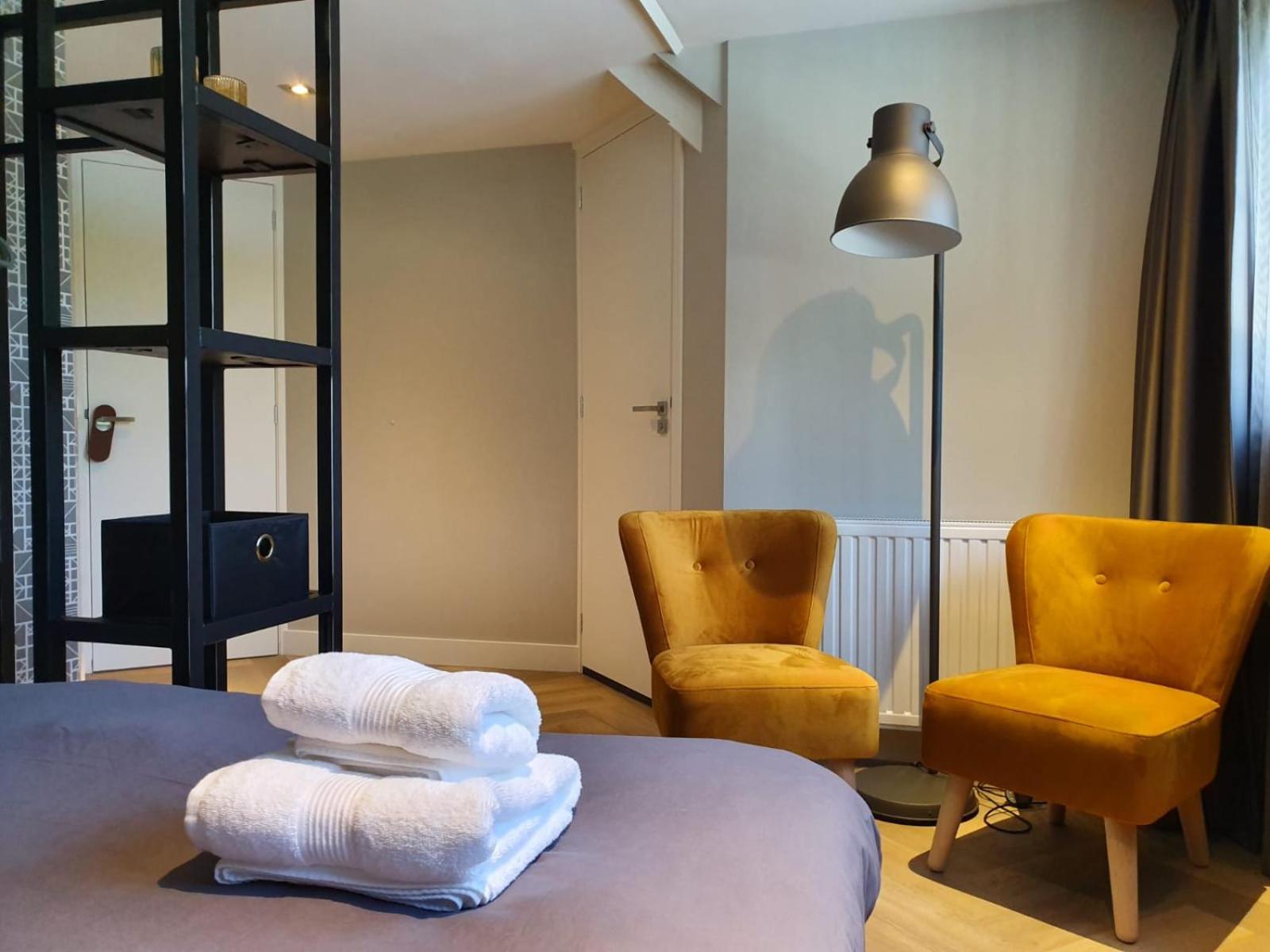 Standard Twin Room - Photo 4