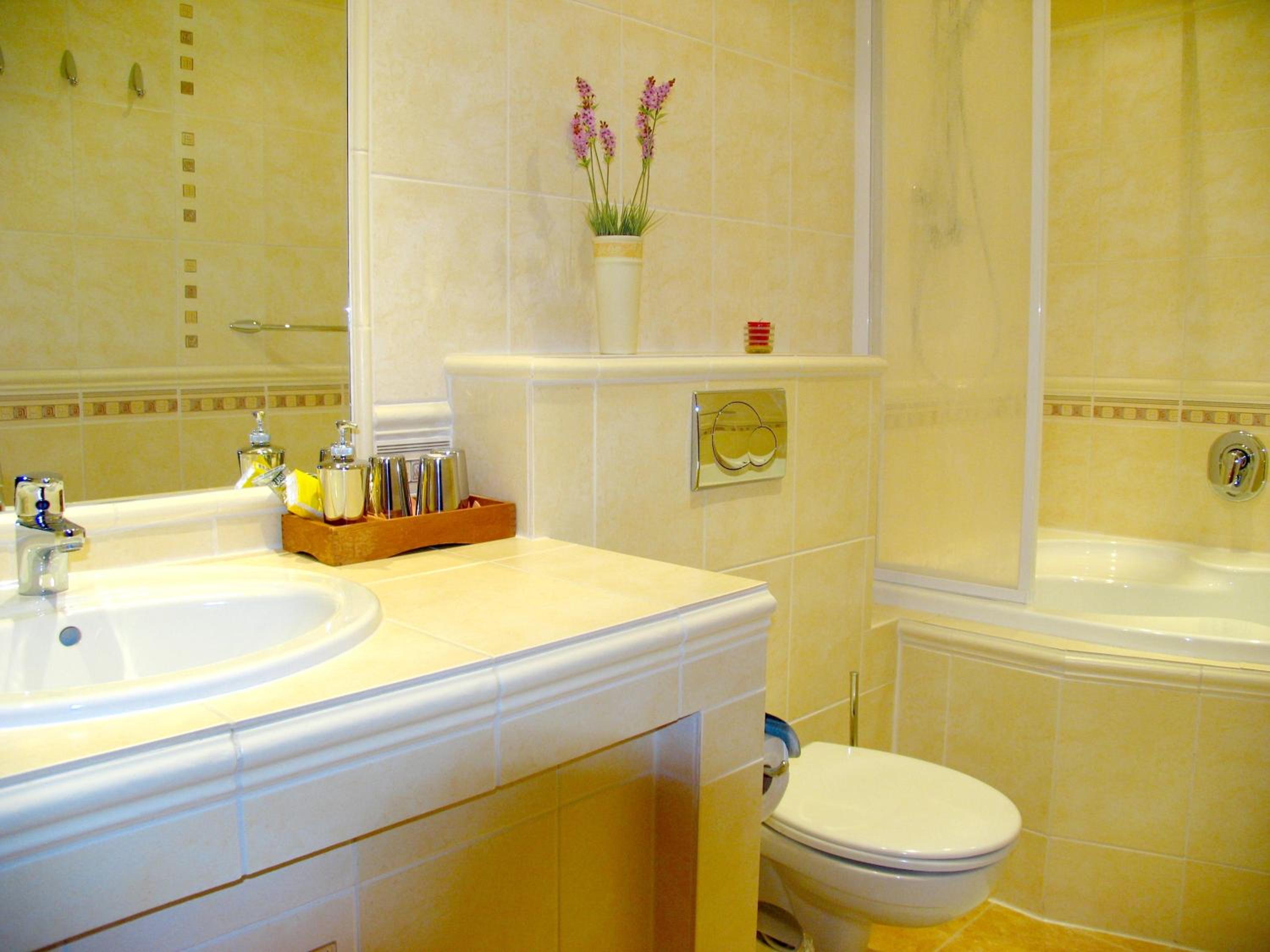 Triple Room - Photo 11
