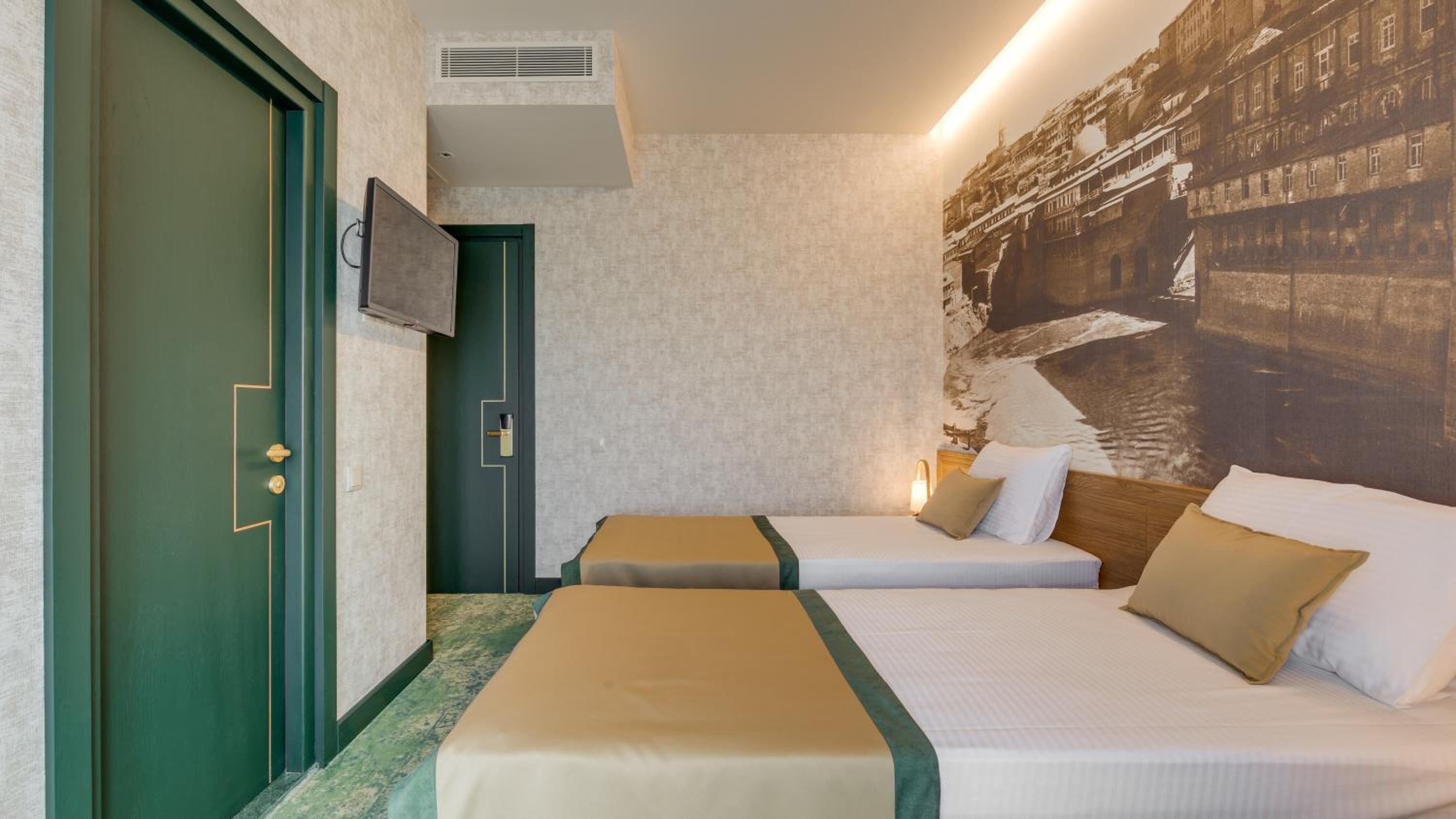 Standard Double or Twin Room - Photo 5