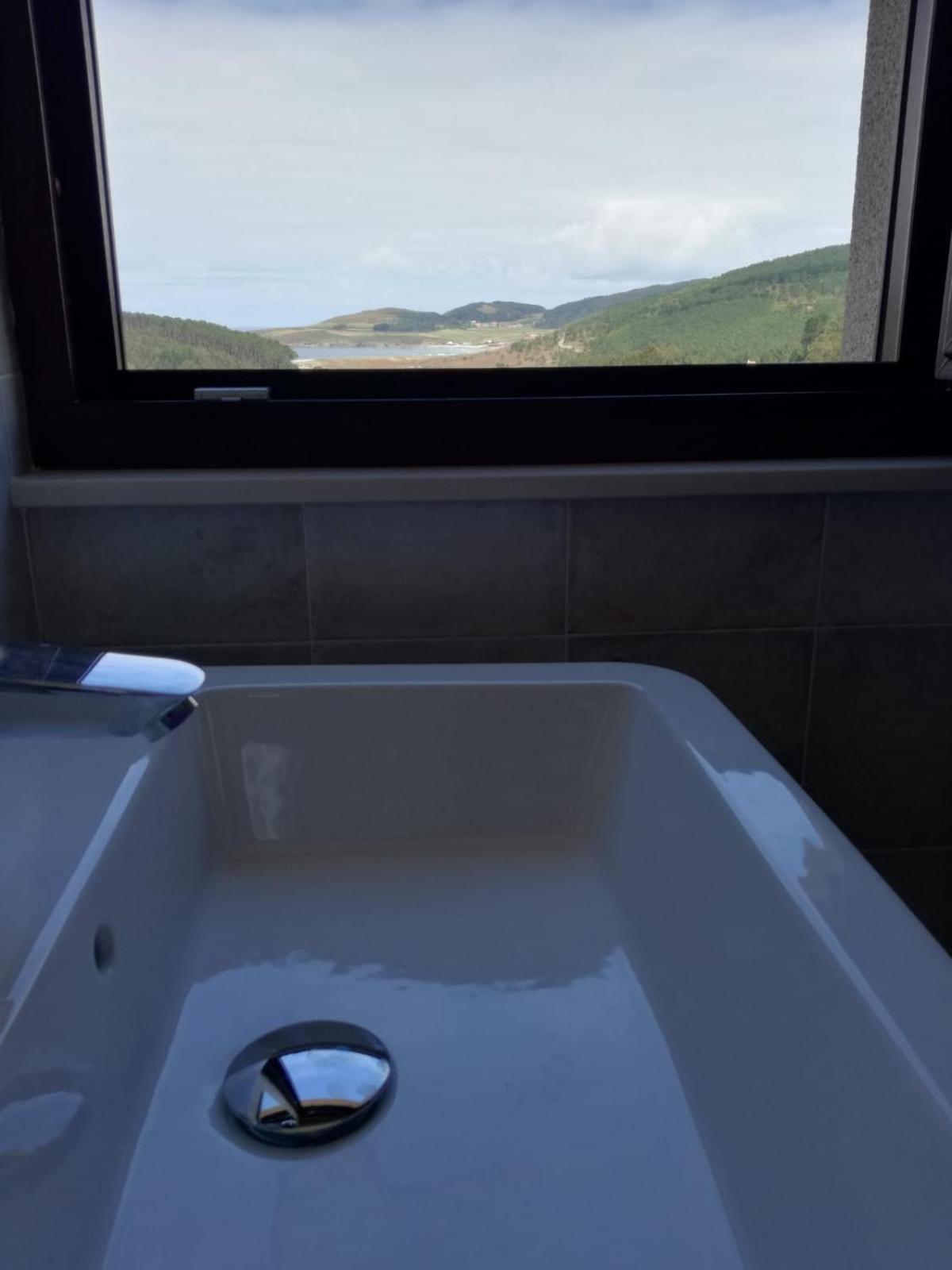 Twin Room with Sea View - Photo 2
