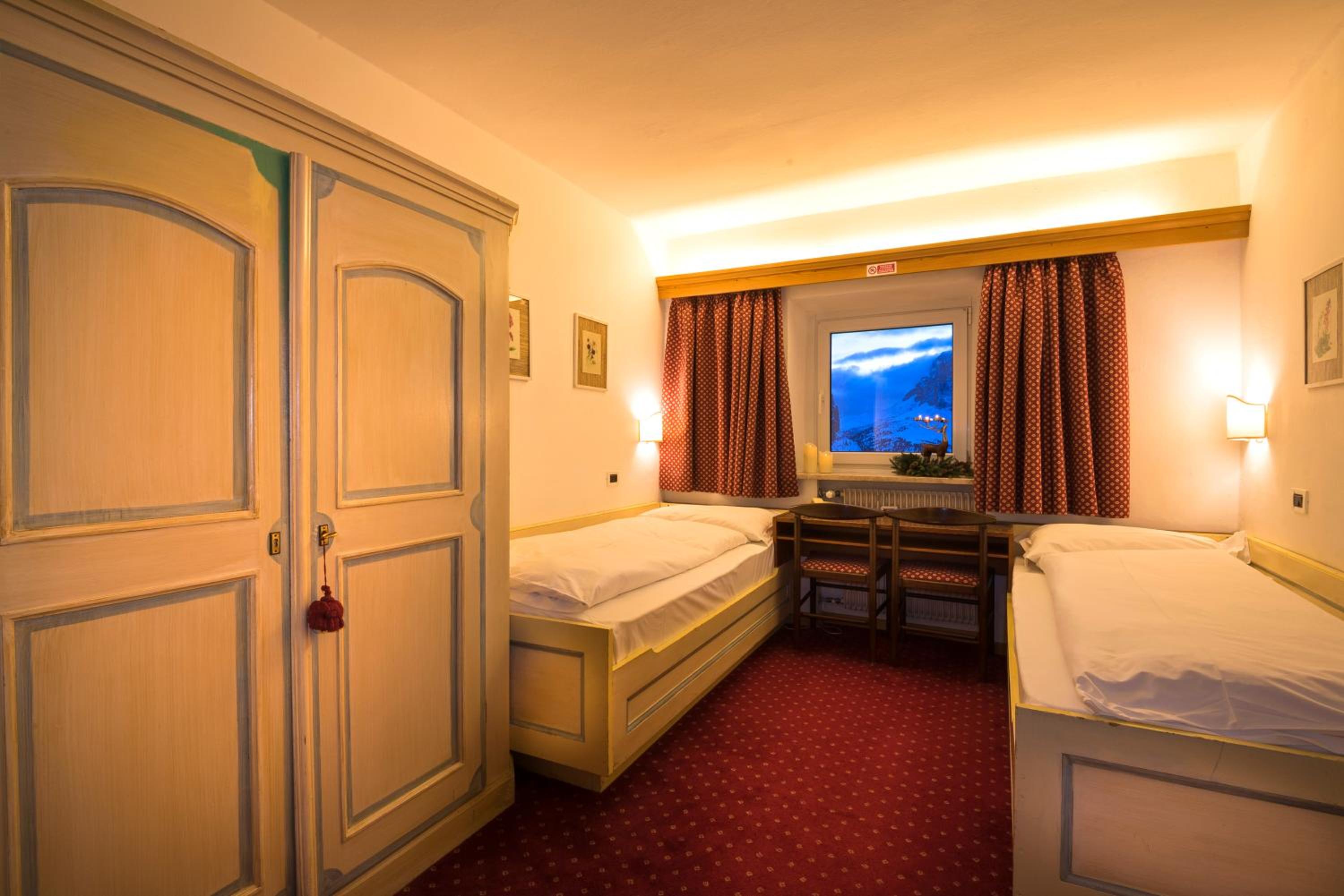 Twin Room with Mountain View photo 1