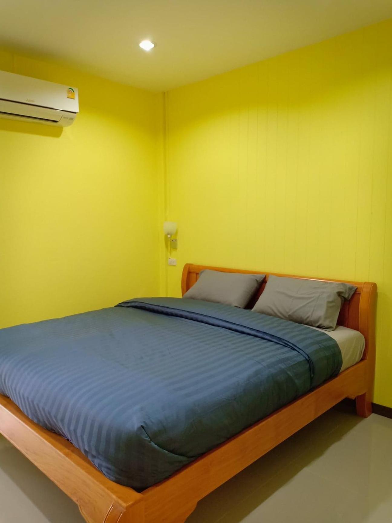 Double Room with Private Bathroom - Photo 27
