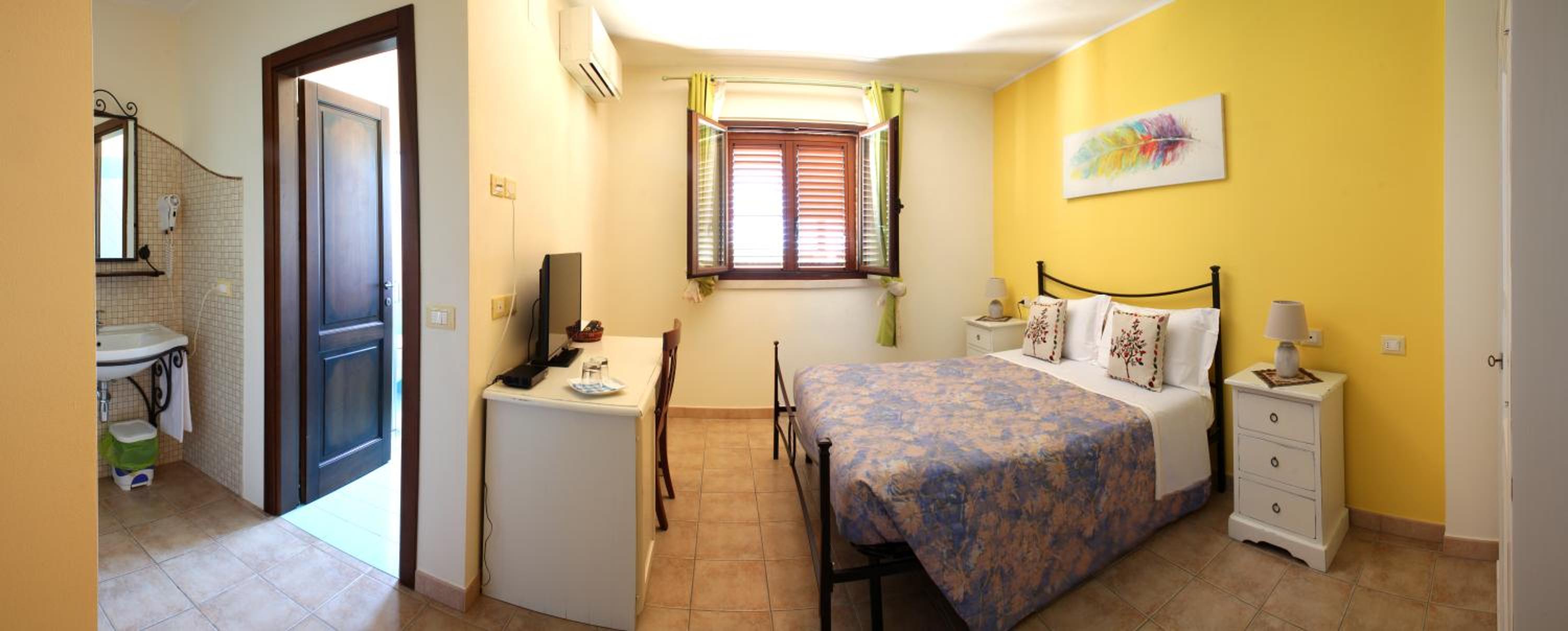 Classic Double Room - Photo 1