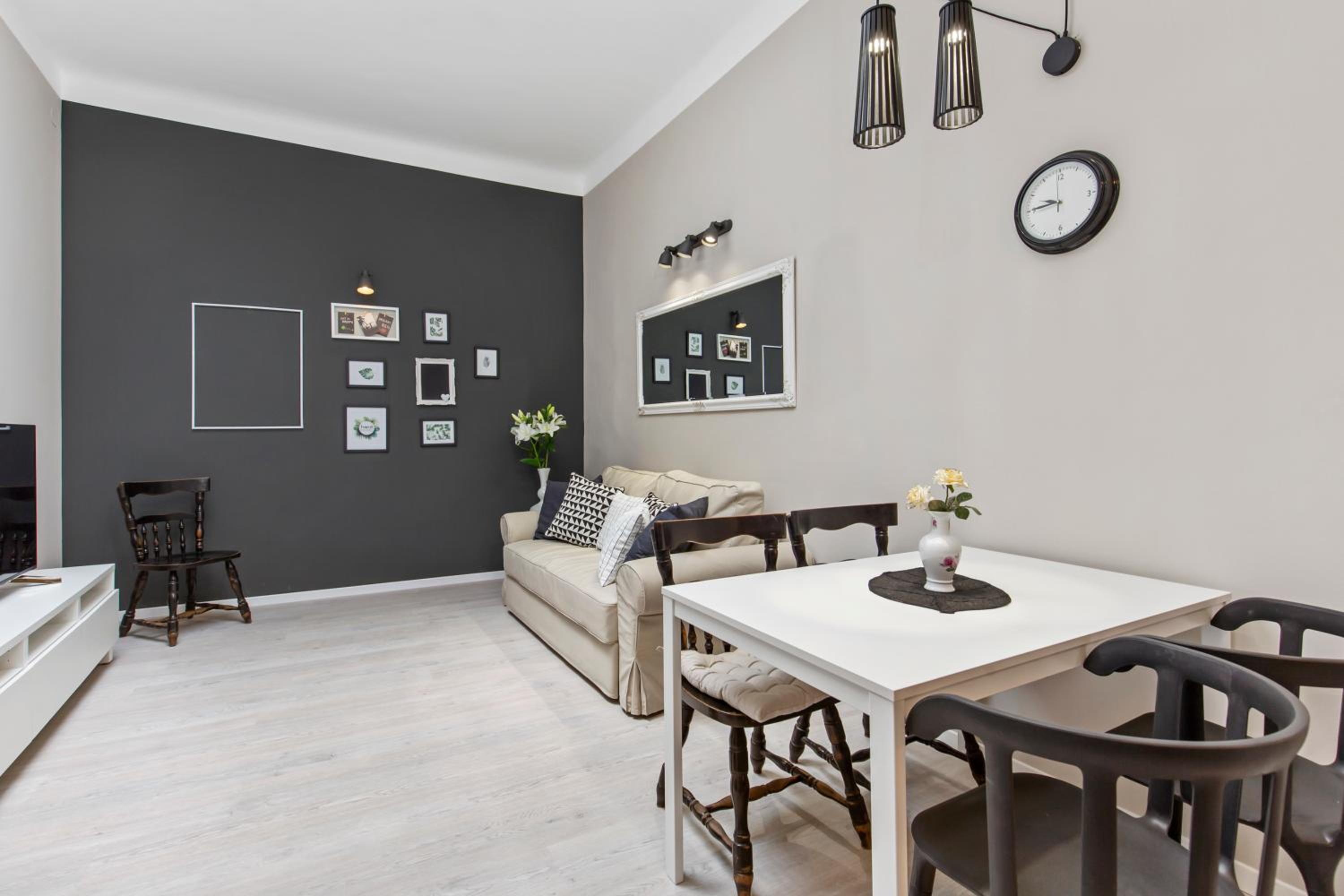 Deluxe Apartment - Photo 2