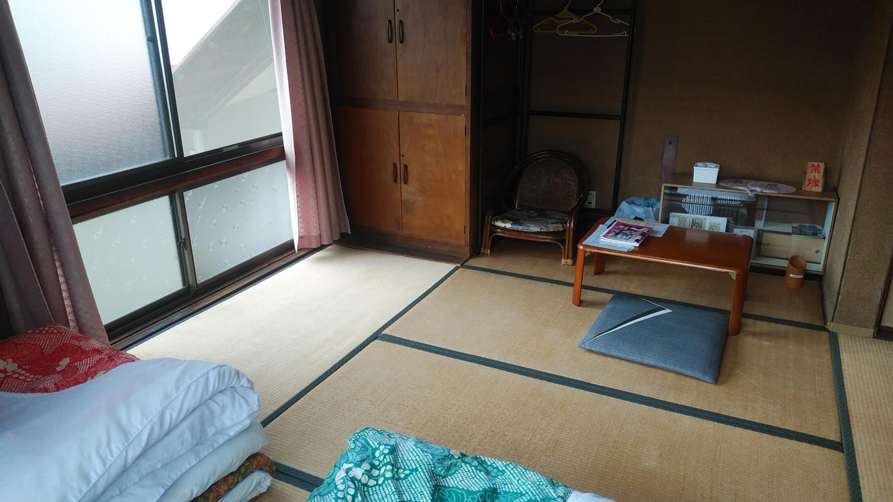 Single Bed in Male Dormitory Room with Shared Bathroom photo 1