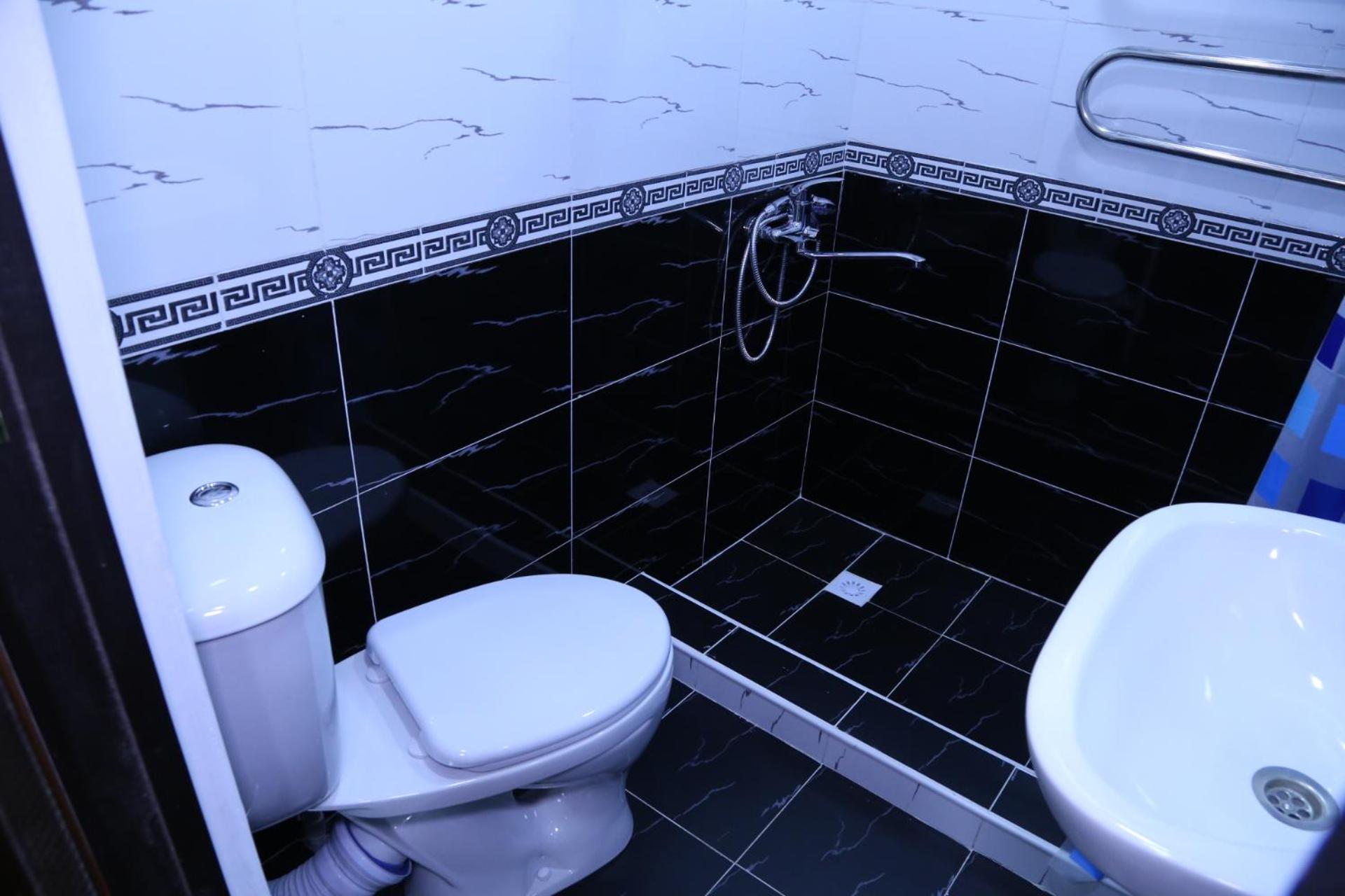Double or Twin Room with Shower photo 3