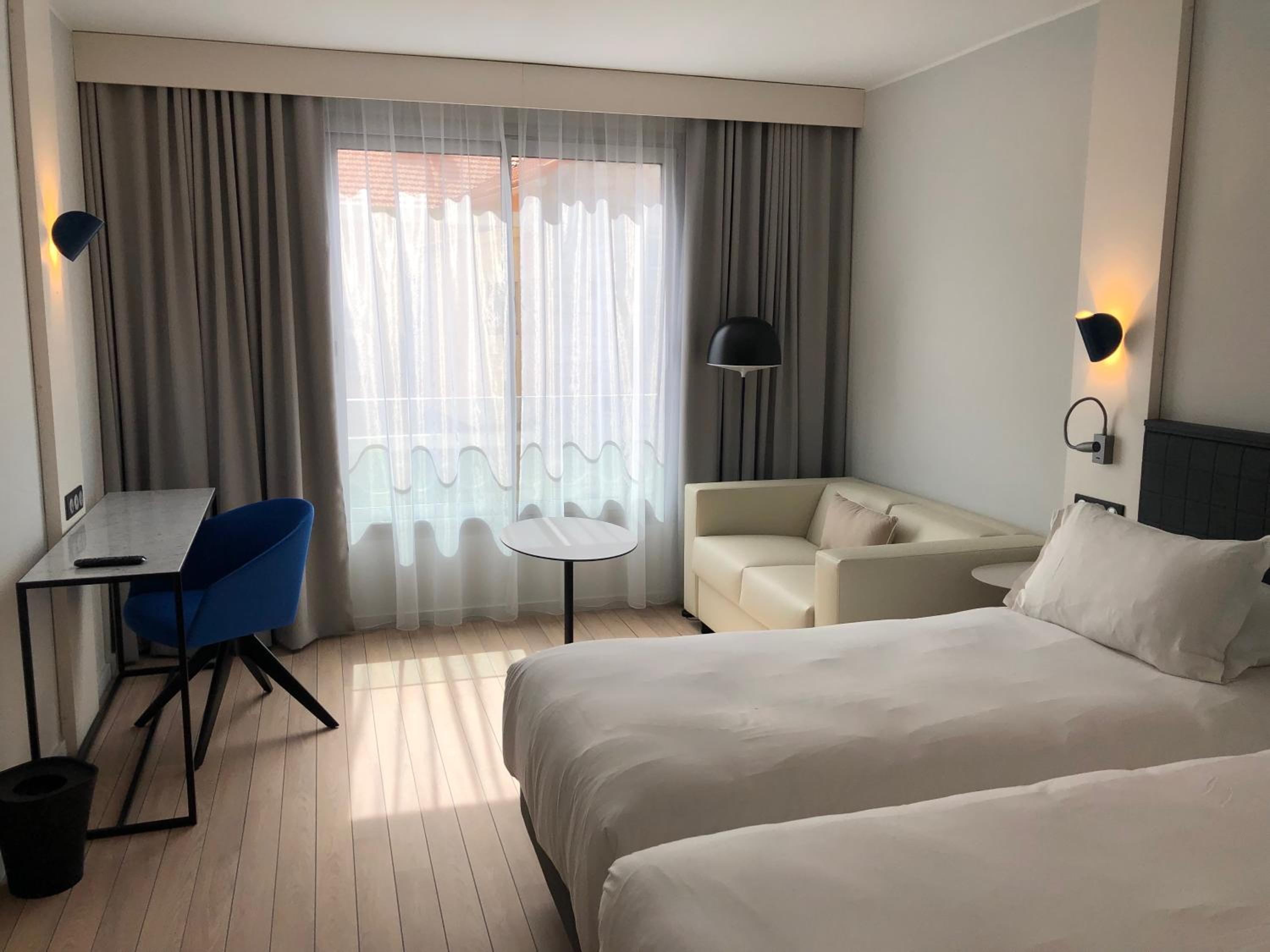 Superior Room with Two Single Beds and Sofa - Photo 1