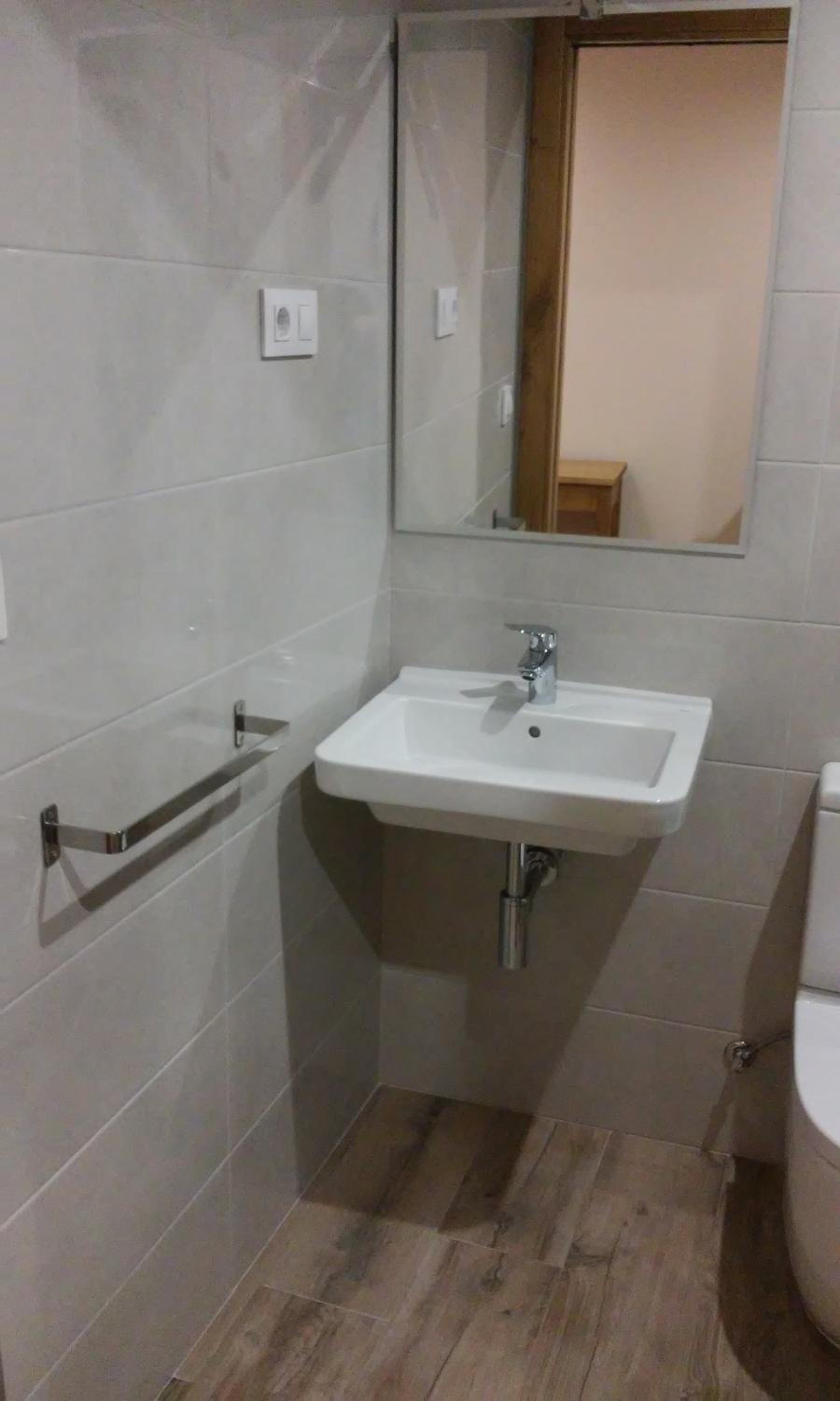 Double Room with Private Bathroom - Photo 8