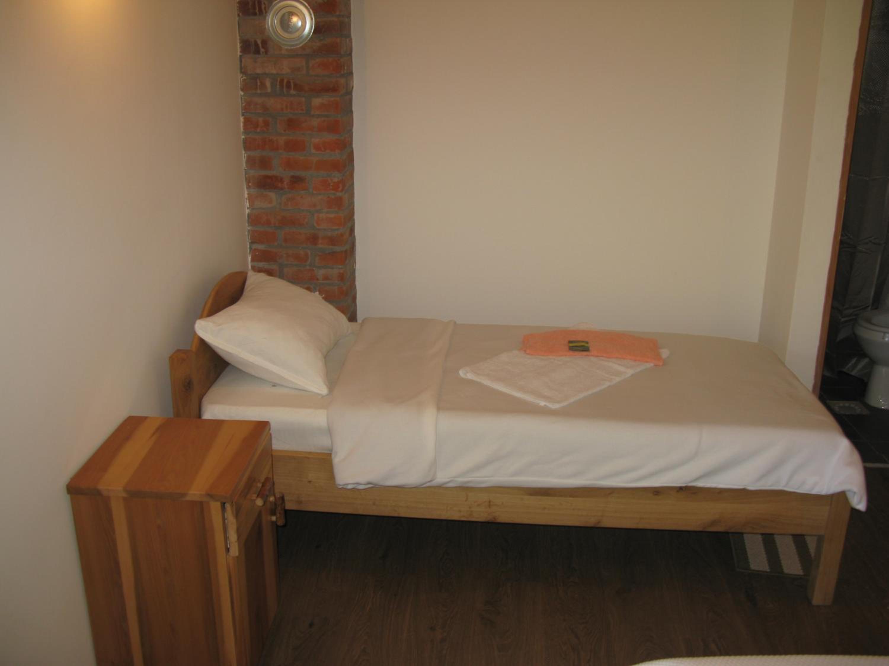 Triple Room with Private Bathroom photo 3