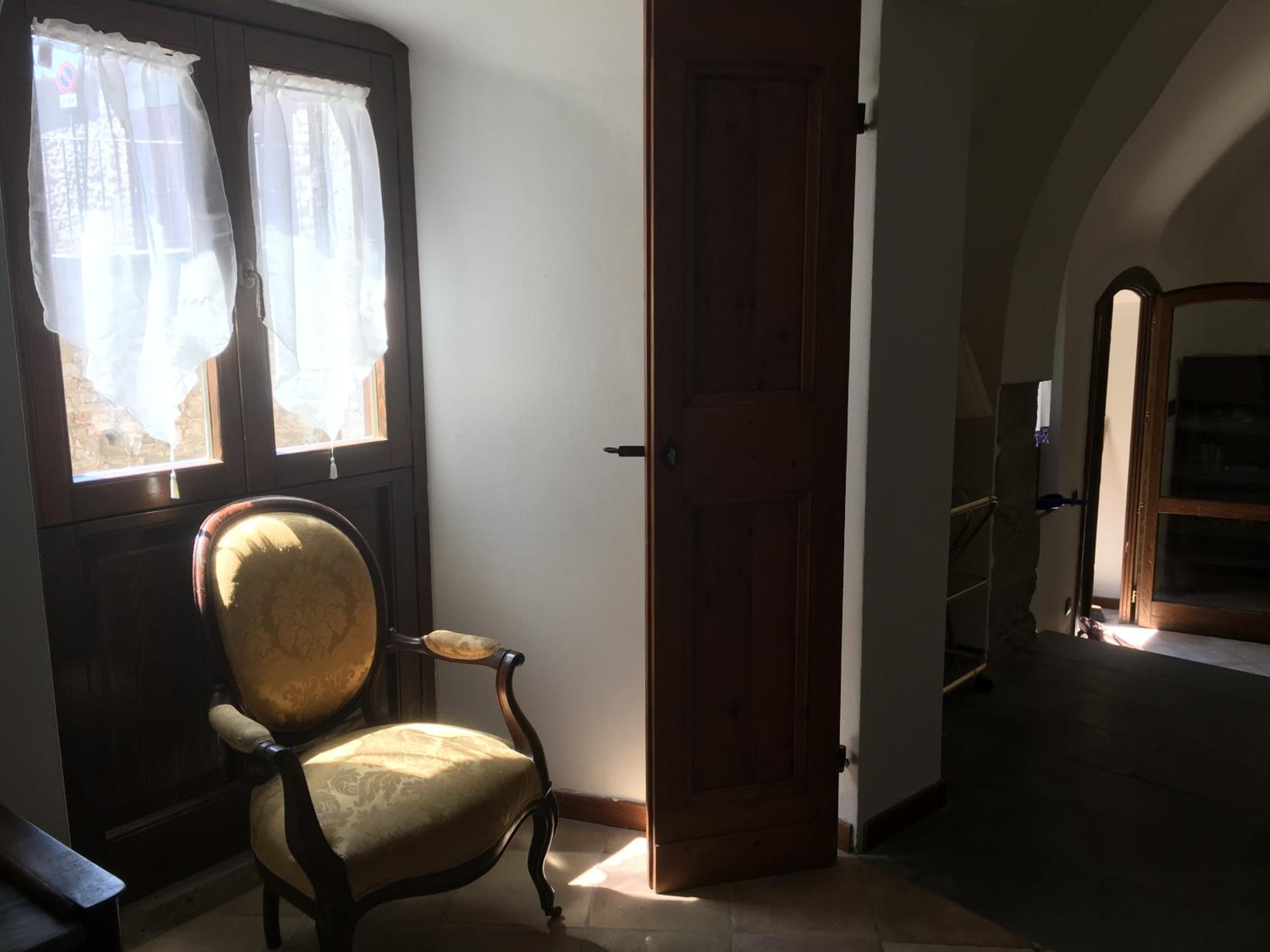 One-Bedroom Apartment - Photo 1