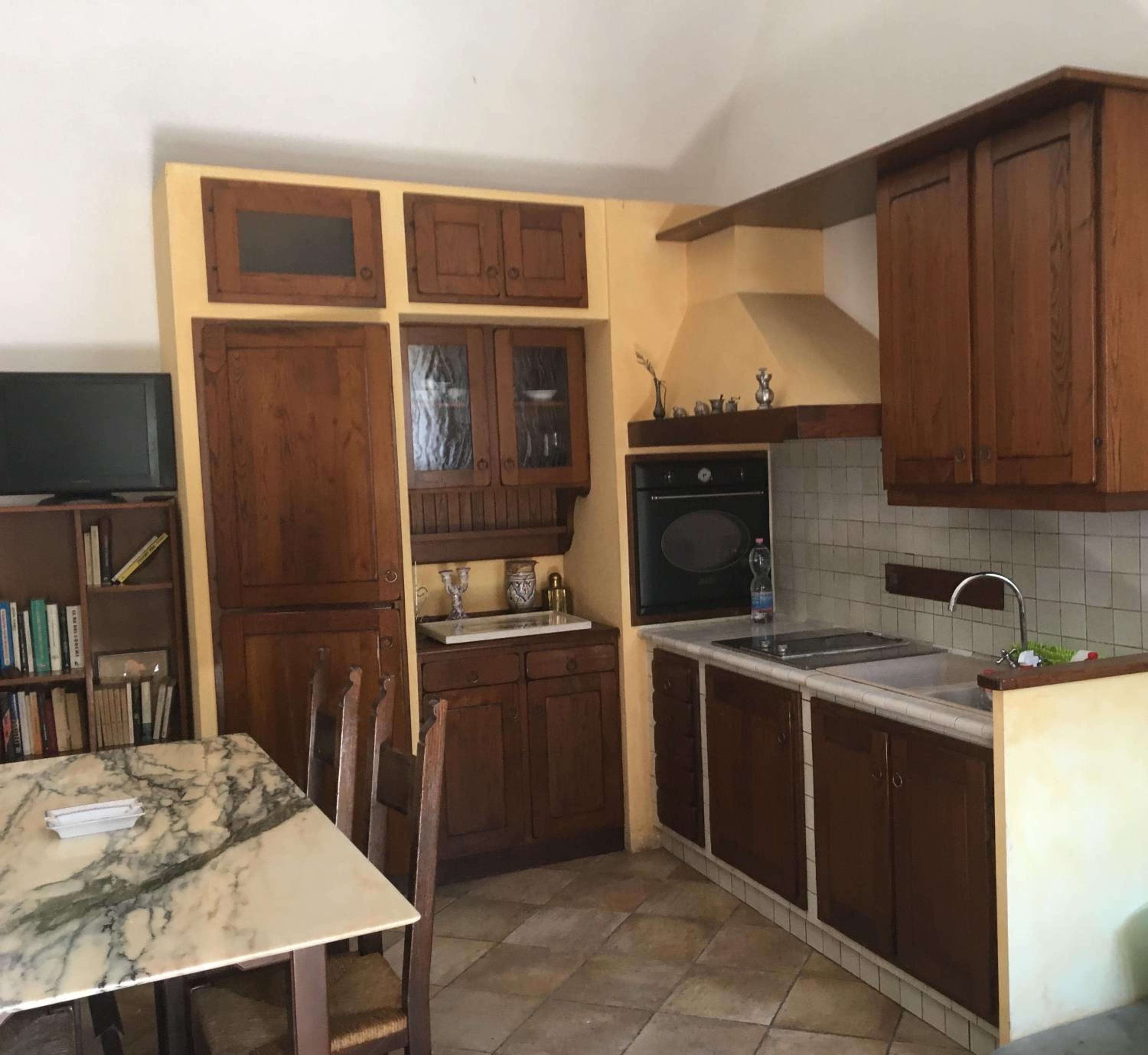 One-Bedroom Apartment - Photo 3