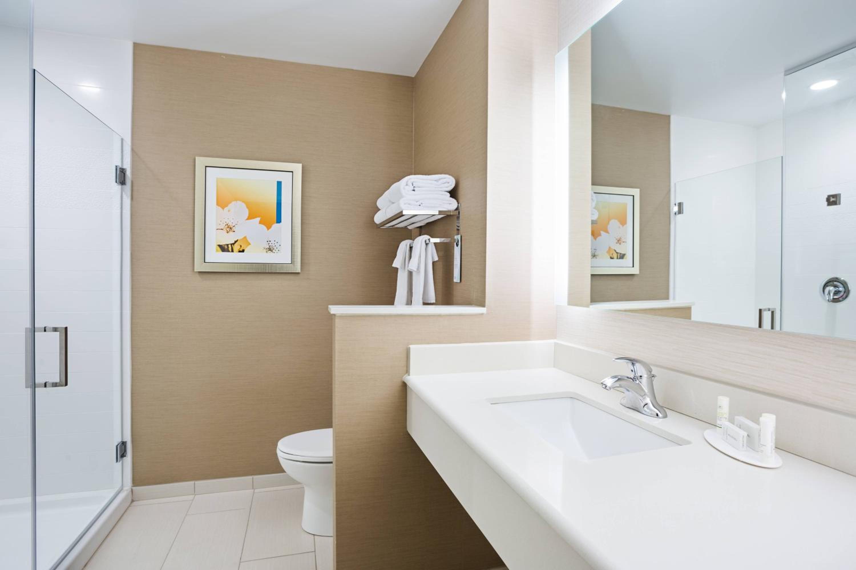 King Suite with Sofa Bed - Hearing Accessible