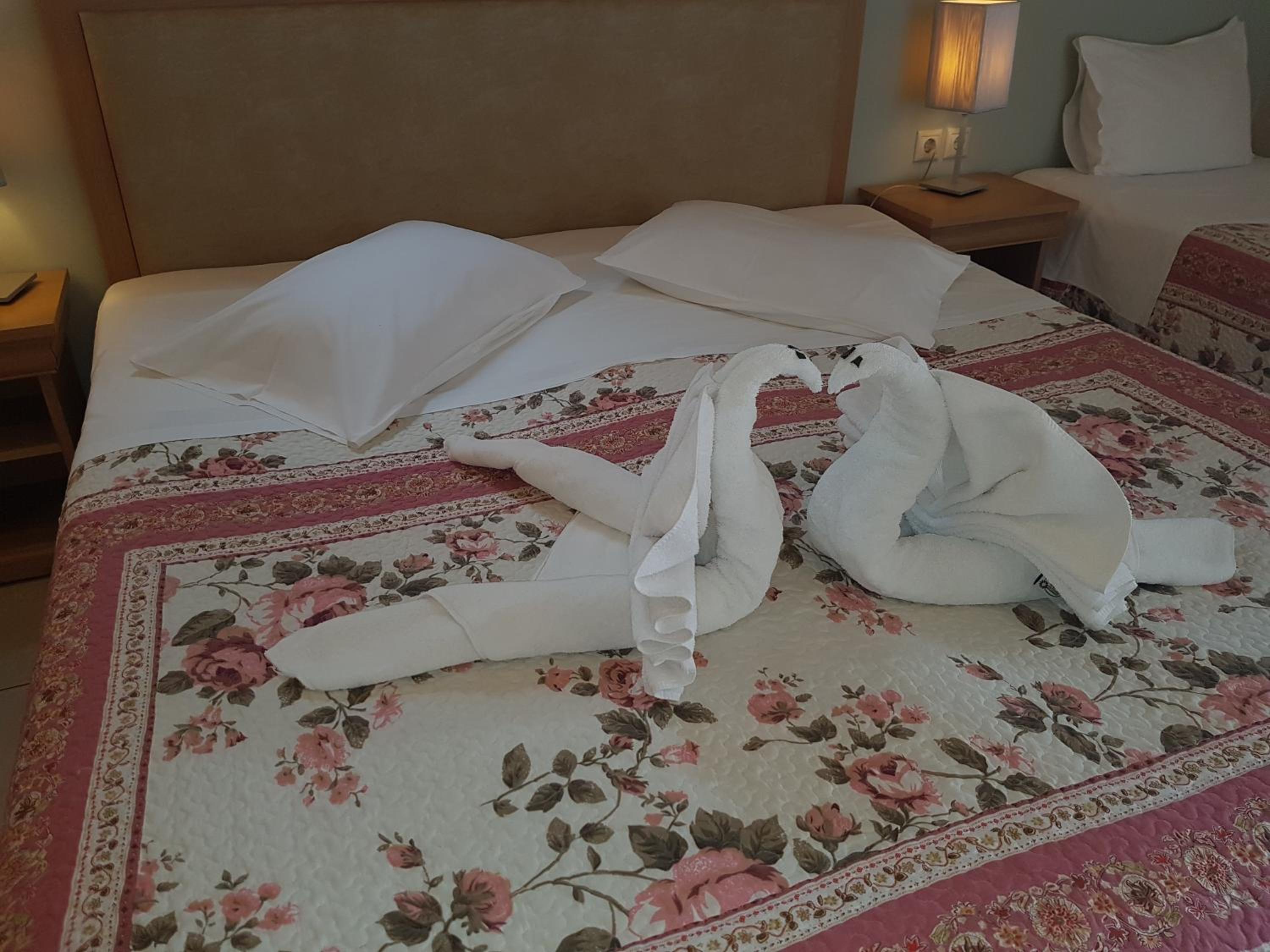 Double or Twin Room with Sea View - Photo 11