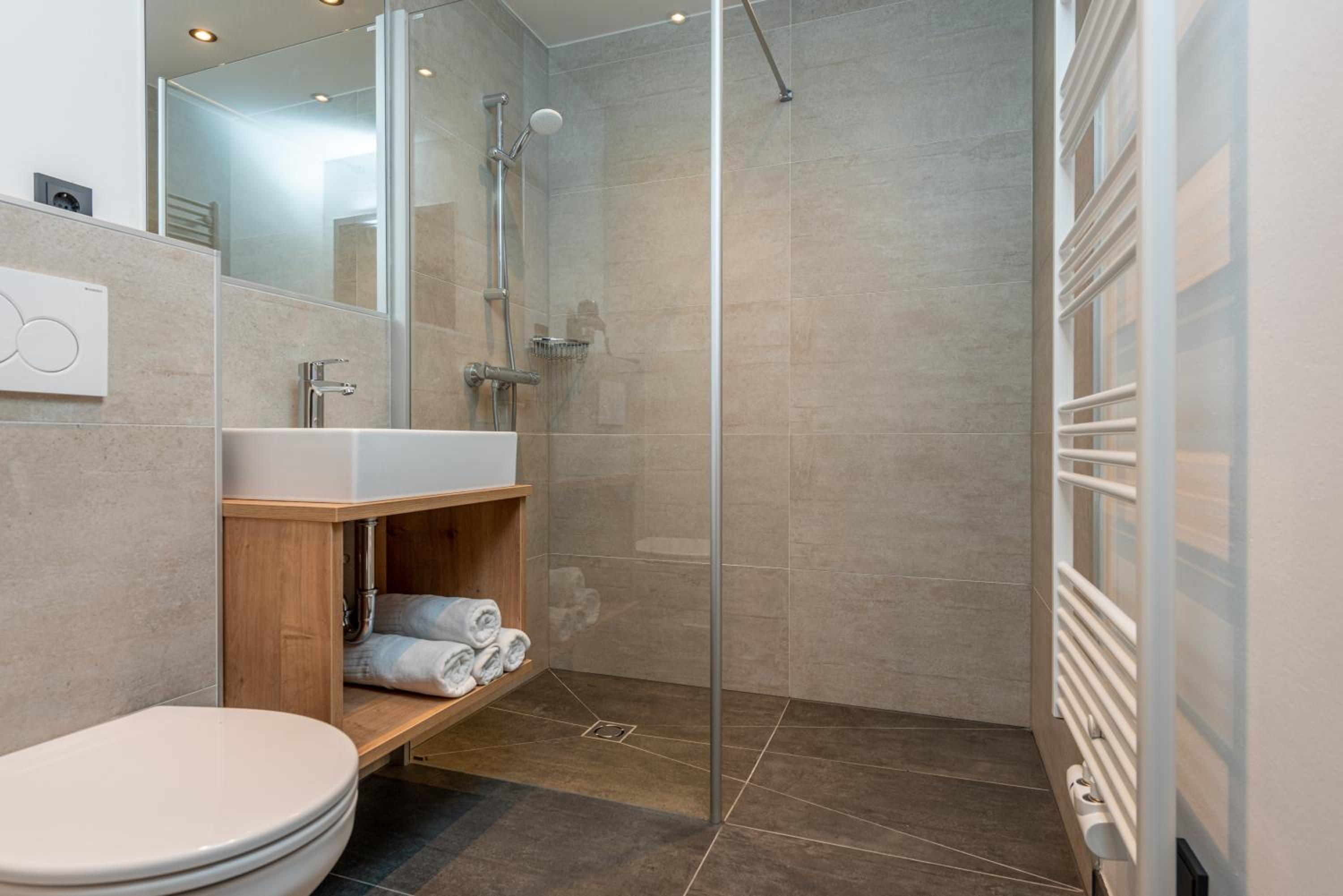 Superior Double Room with Balcony and City View - Photo 9
