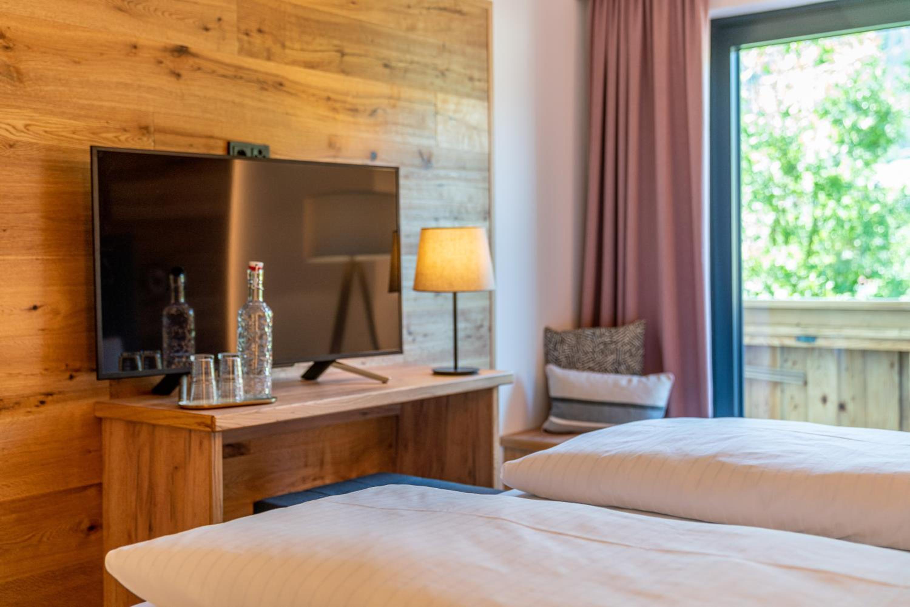 Cozy Double Room with Garden View - Photo 1