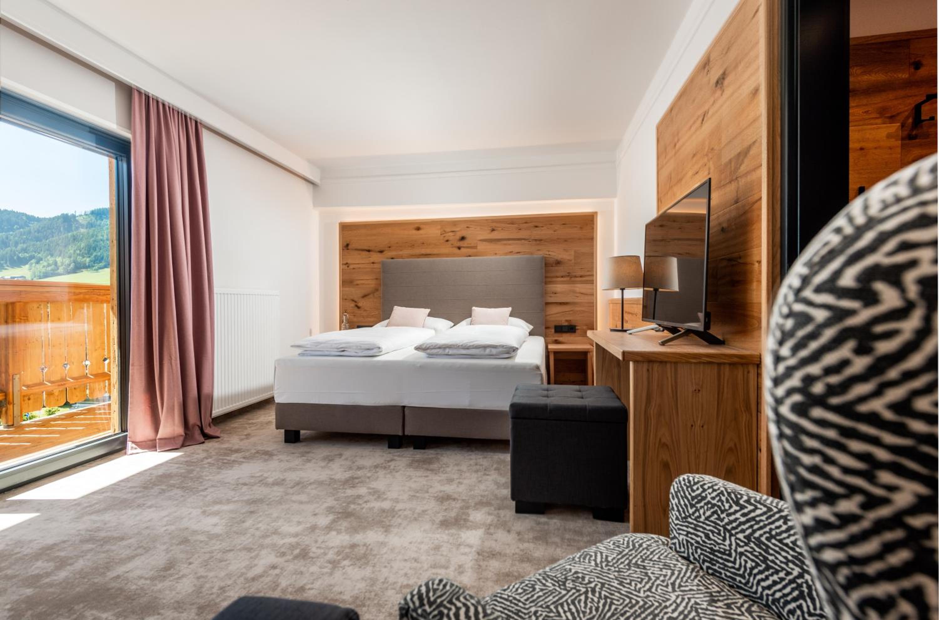 Superior Double Room with Balcony and City View - Photo 1