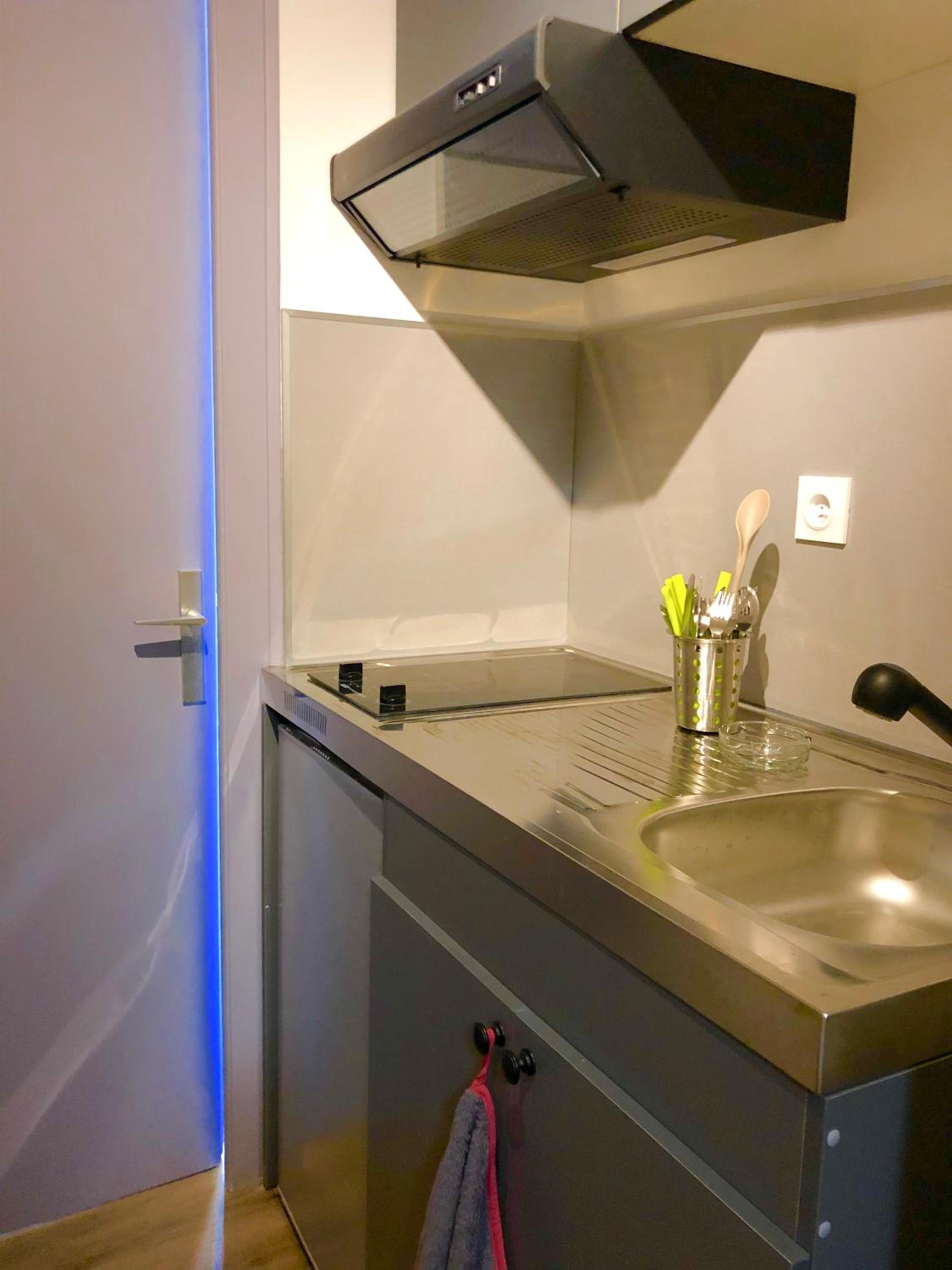 One-Bedroom Apartment - Photo 4