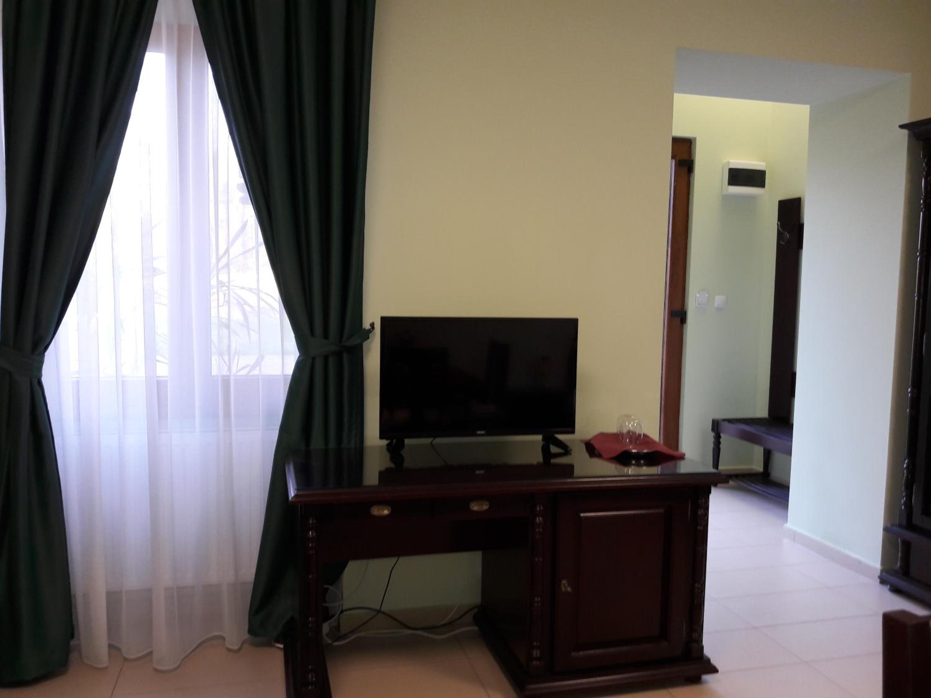 Double Room - Disability Access - Photo 1