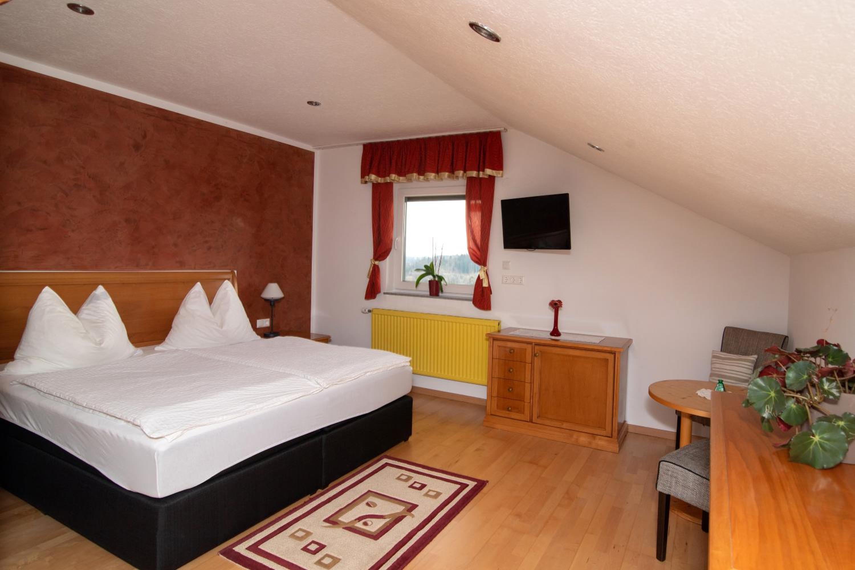 Budget Double Room photo 3