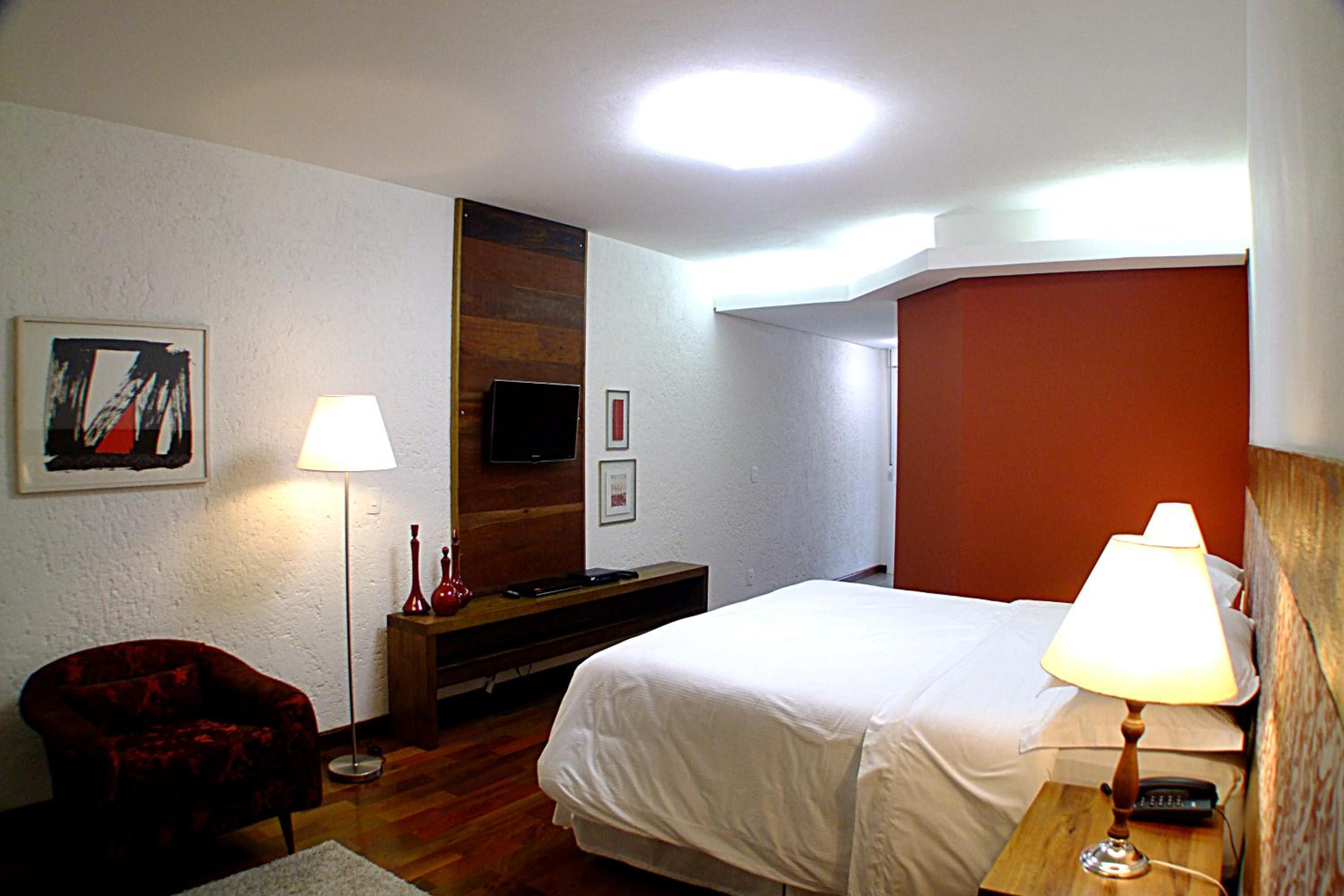 Suite with Spa Bath photo 3