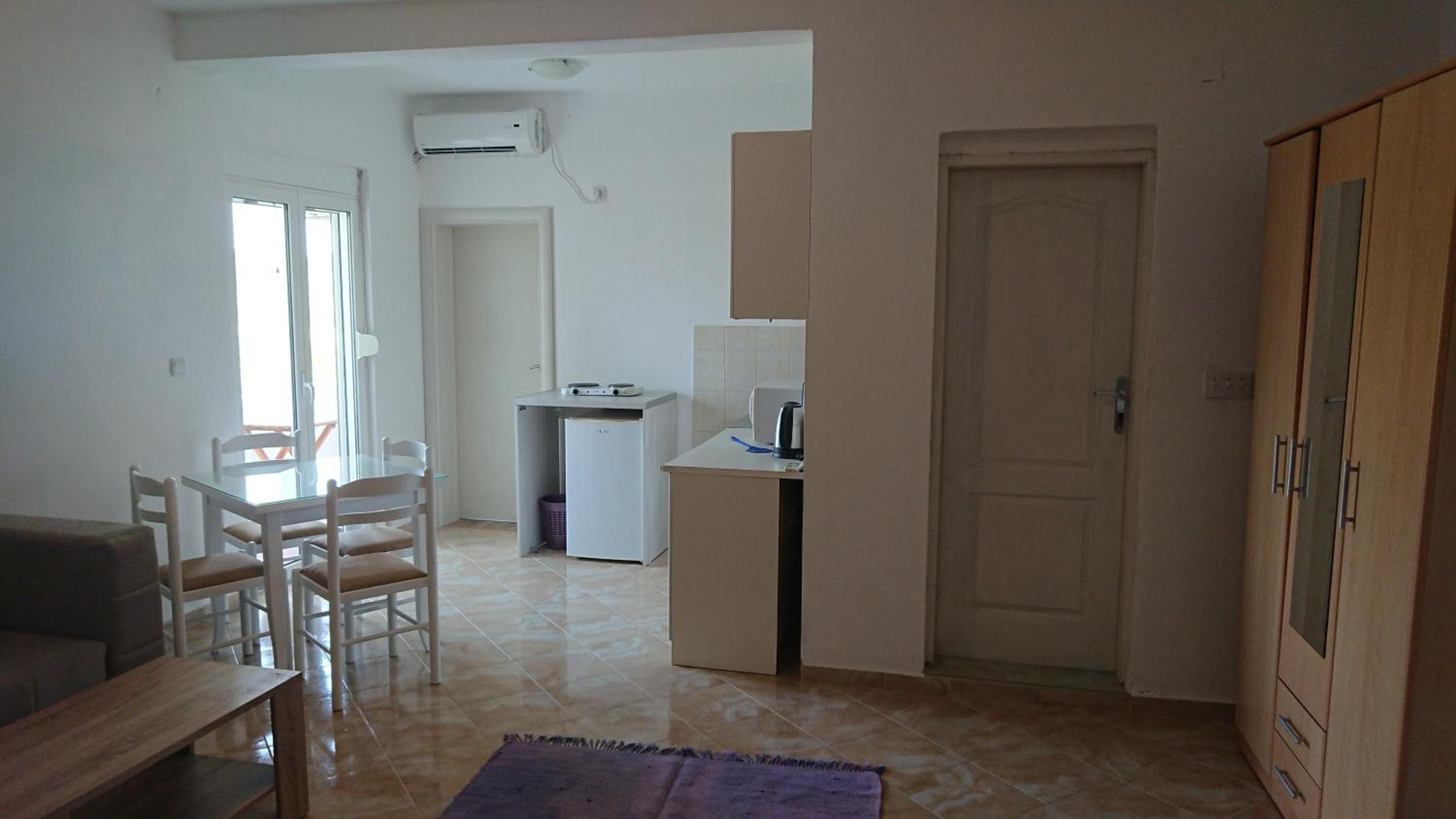 Deluxe Apartment photo 2