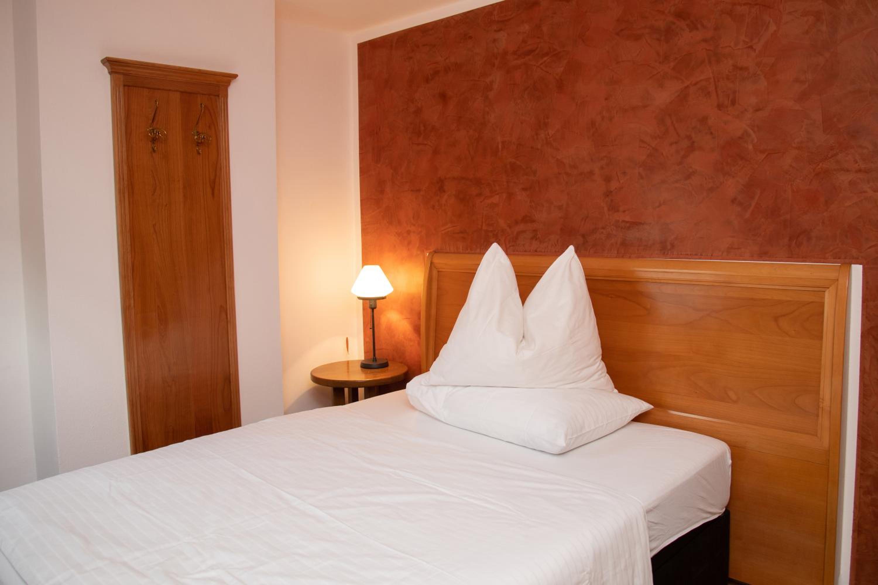Single Room photo 2