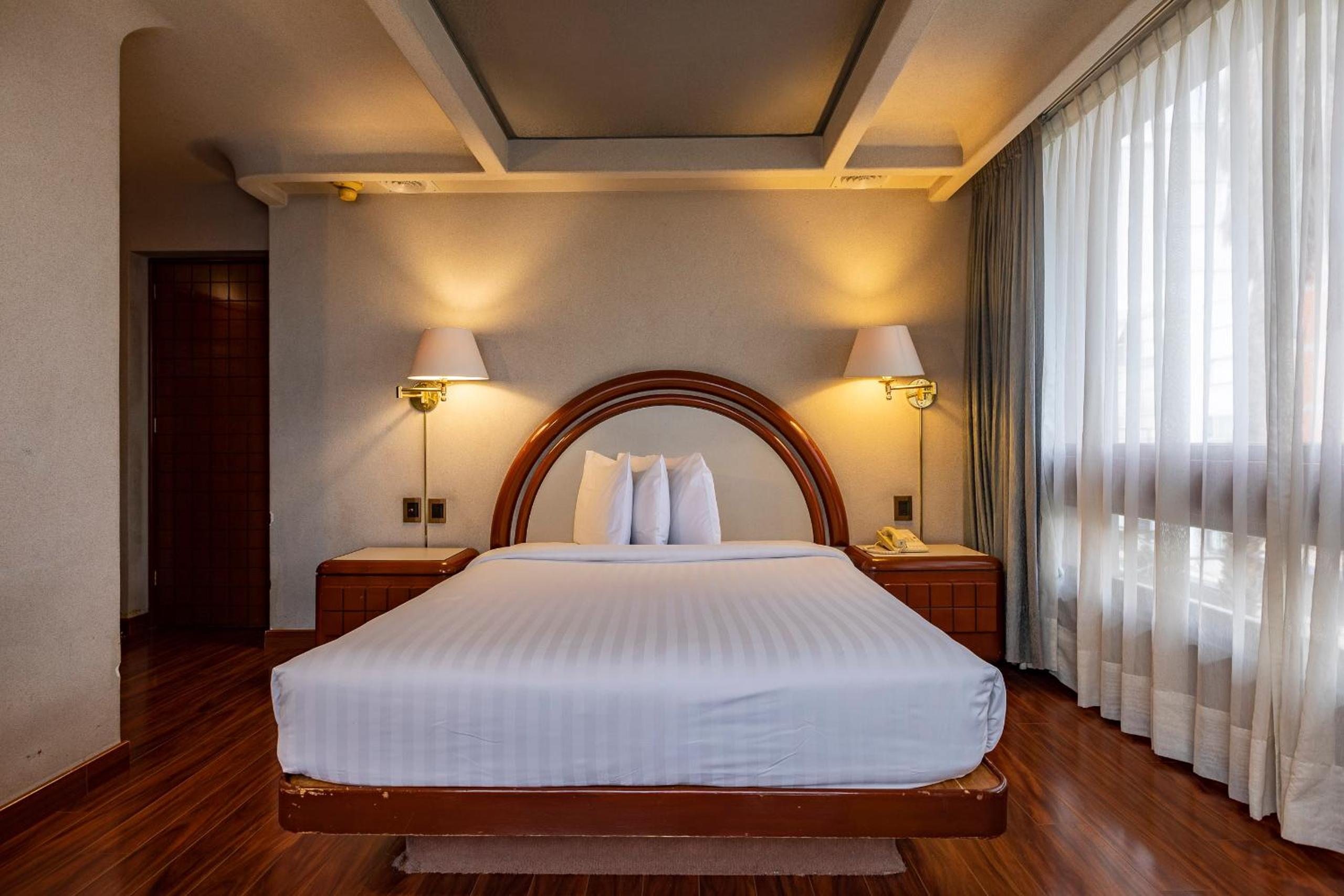 Executive Room photo 2