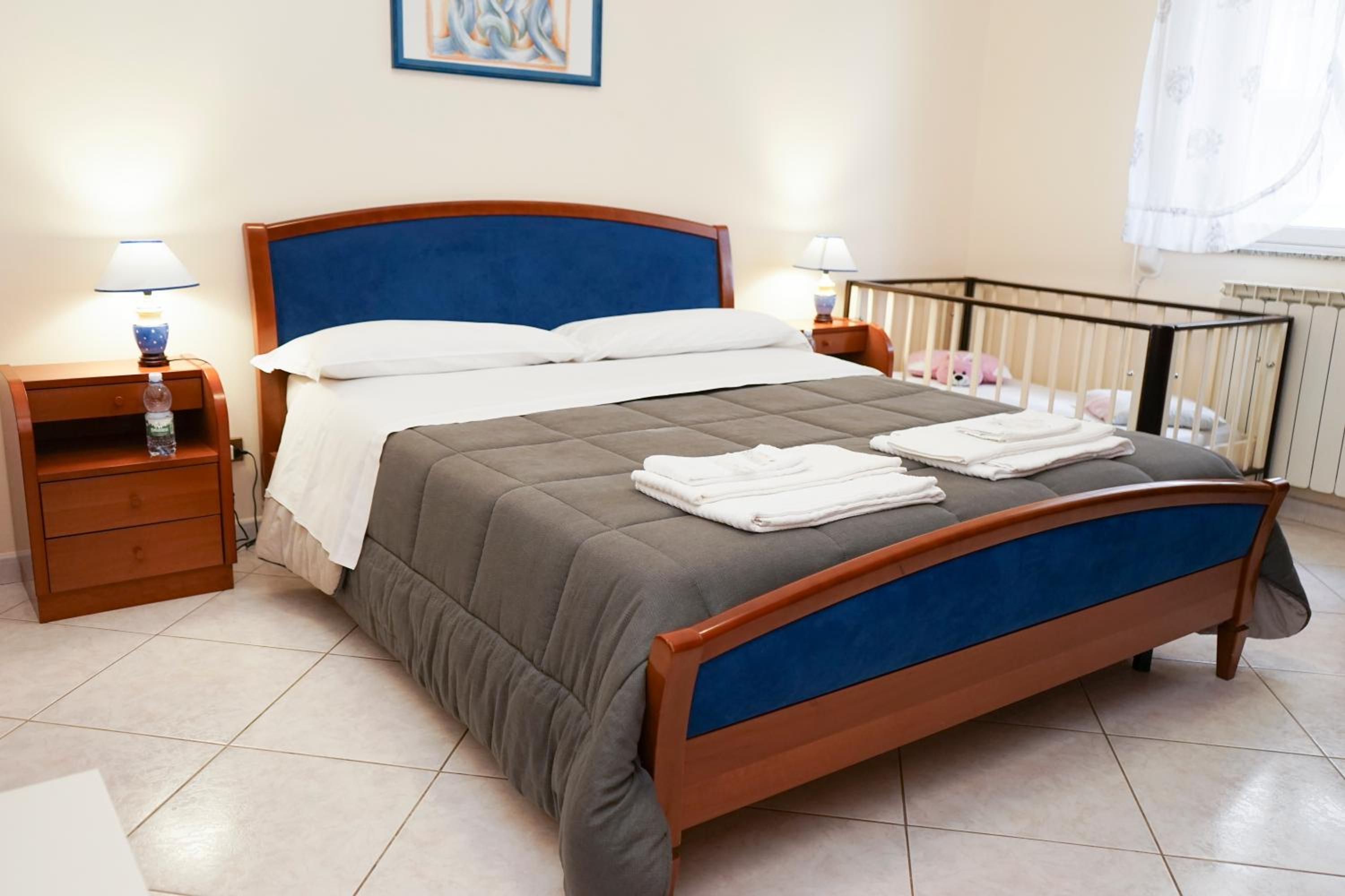 Double Room with Private Bathroom - Photo 5