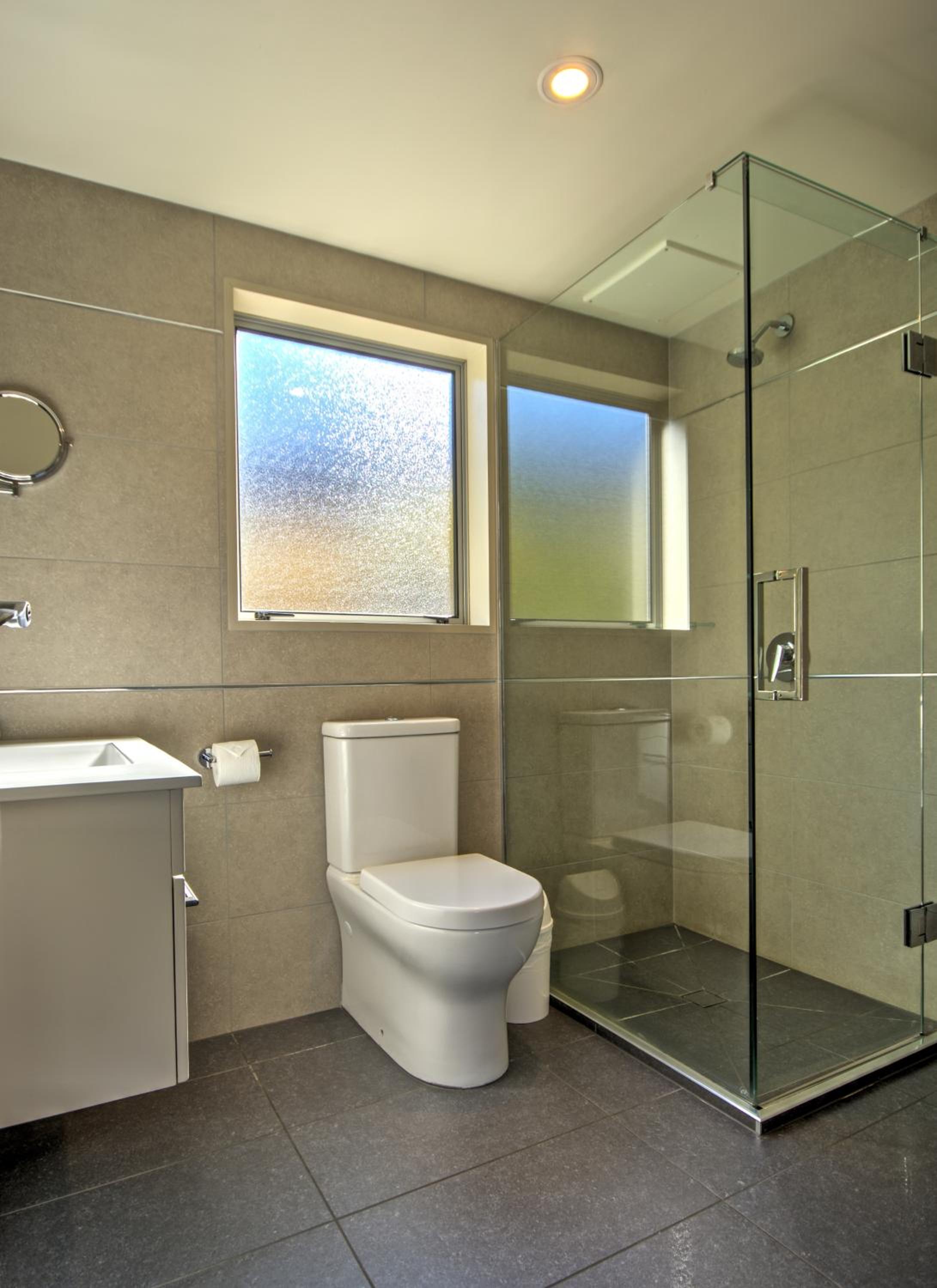 Large Studio with Lake View - Photo 10