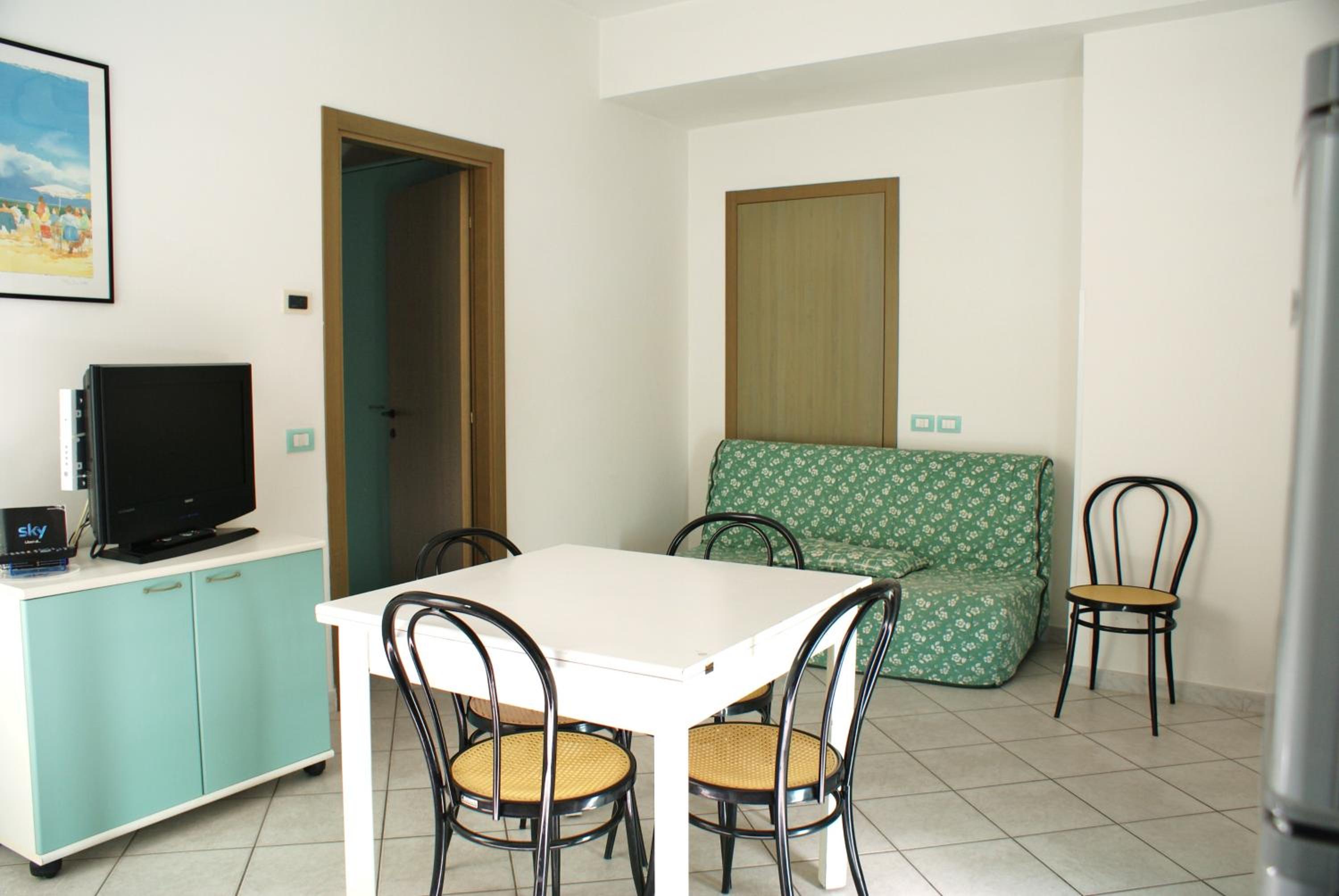 One-Bedroom Apartment (6 Adults)