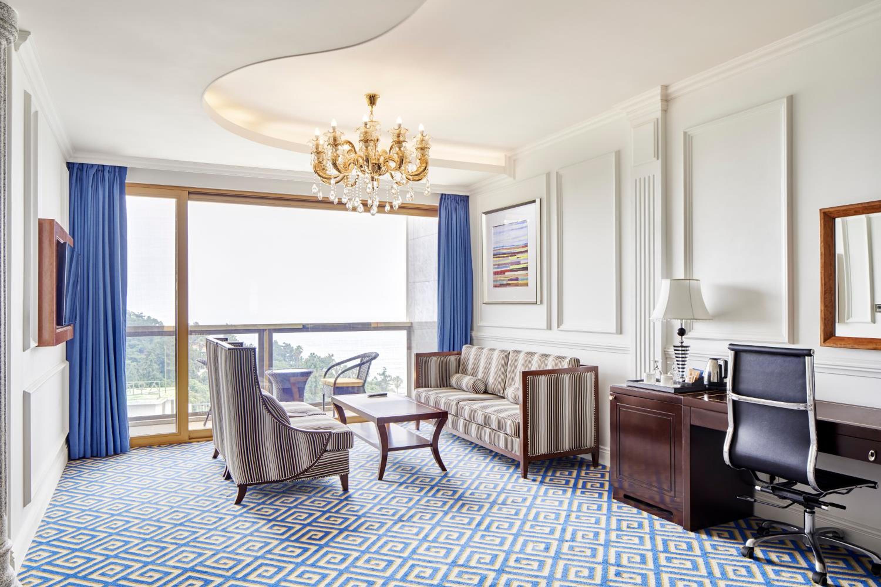 Ocean View Royal Suite - Photo 1