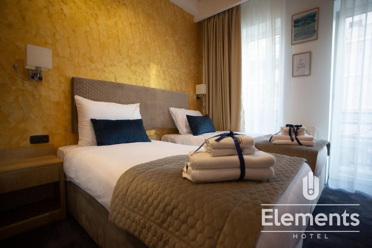 Twin Room with Balcony photo 3