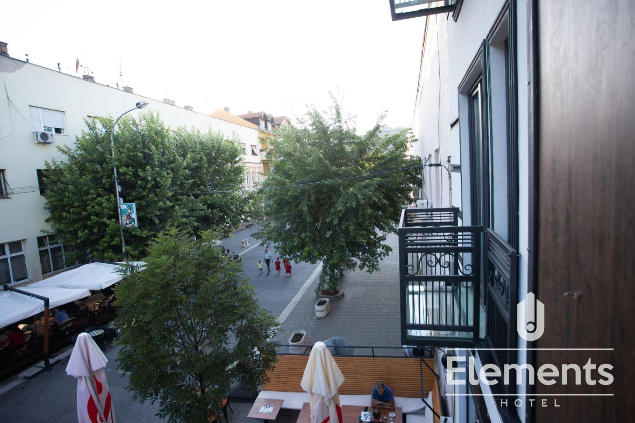 Deluxe Double Room with Balcony photo 3