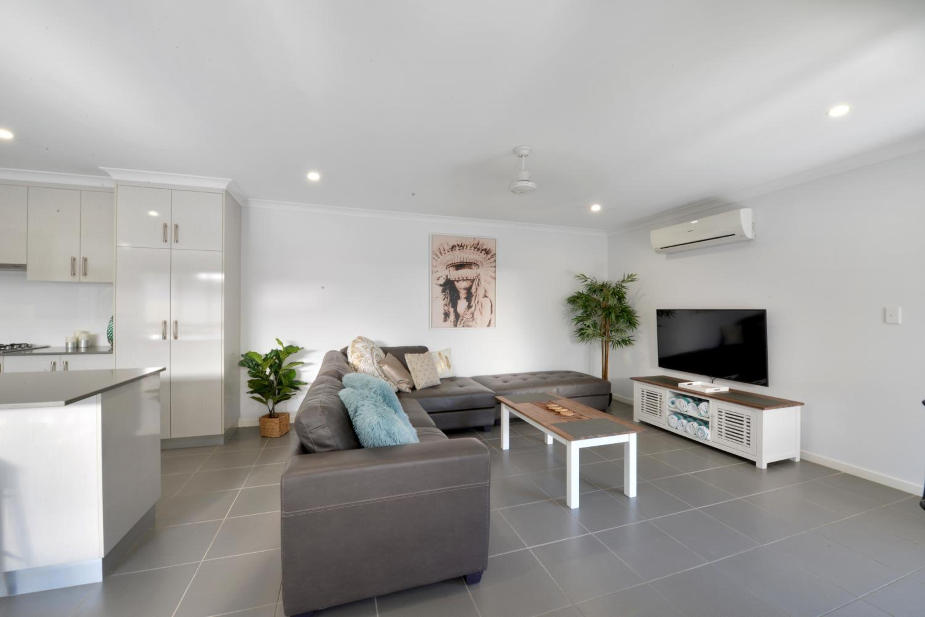 Four-Bedroom House photo 1
